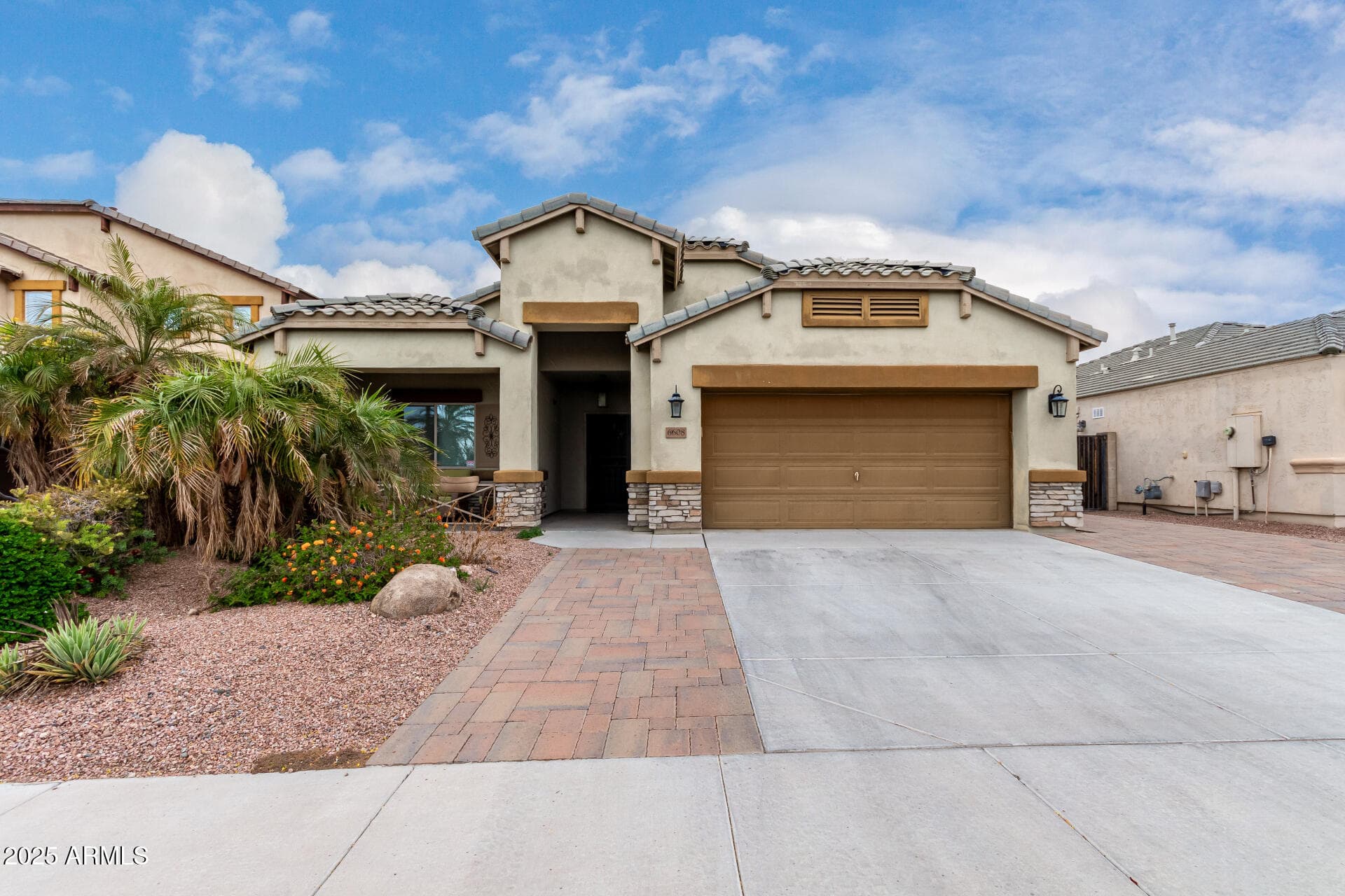 6608 W Saguaro Park Ln — photo 2