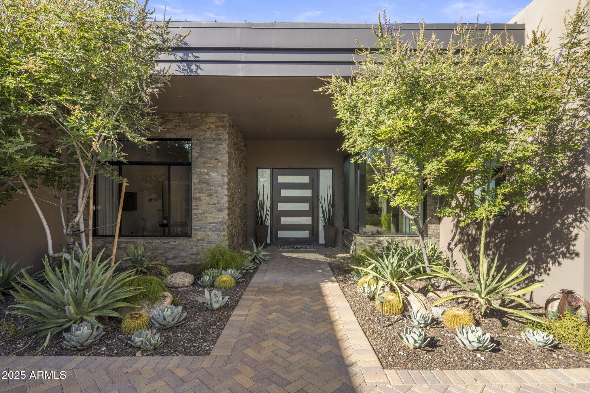 10284 E Running Deer Trail — photo 1