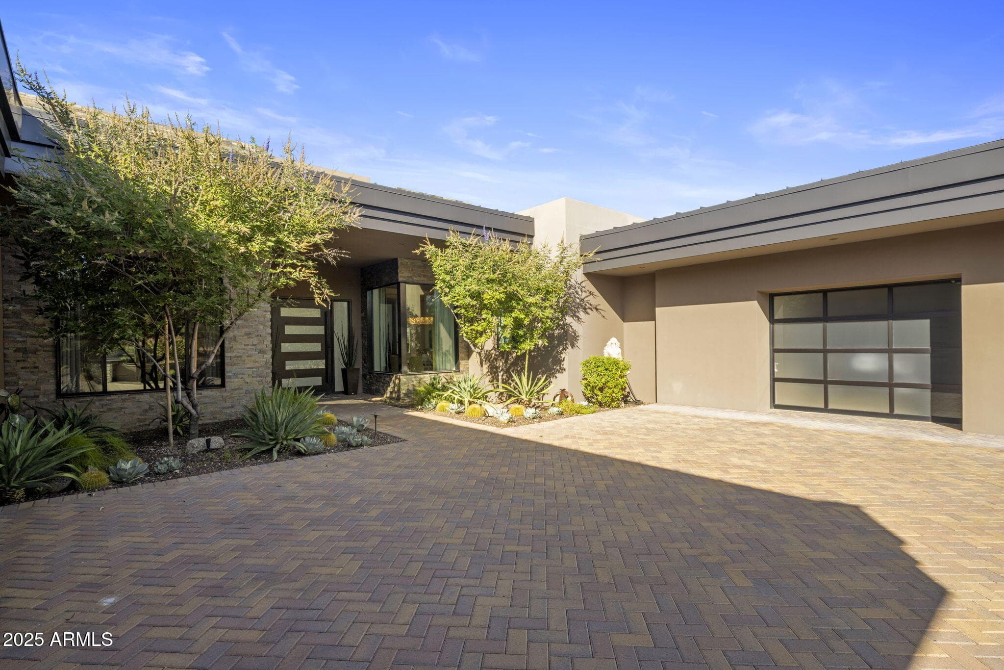 10284 E Running Deer Trail — photo 2