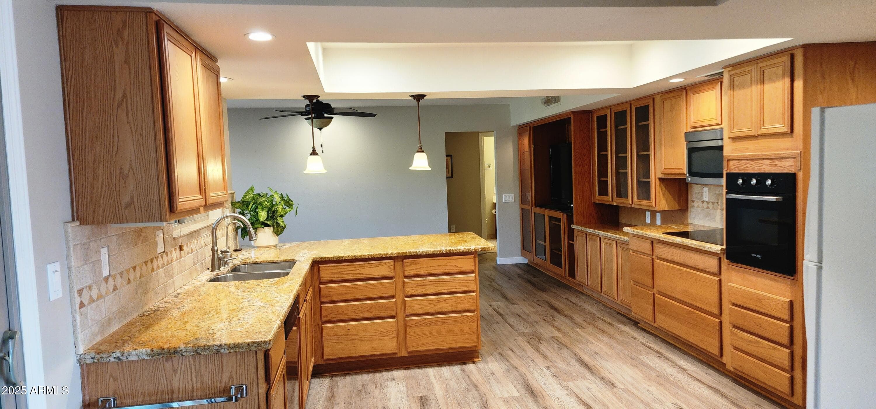 12306 W Parkwood Dr — photo 2