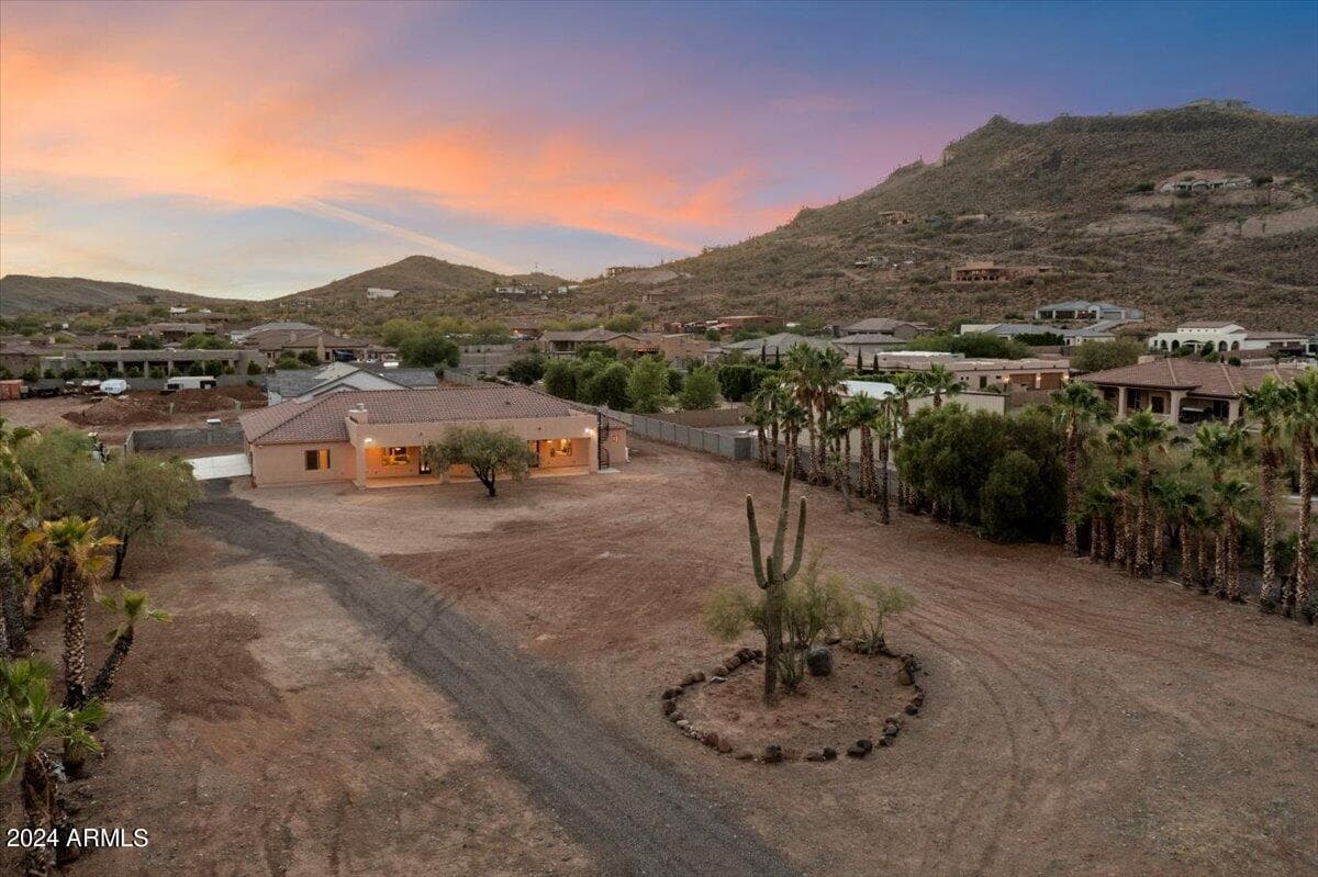 36648 N 27th Ave — photo 2