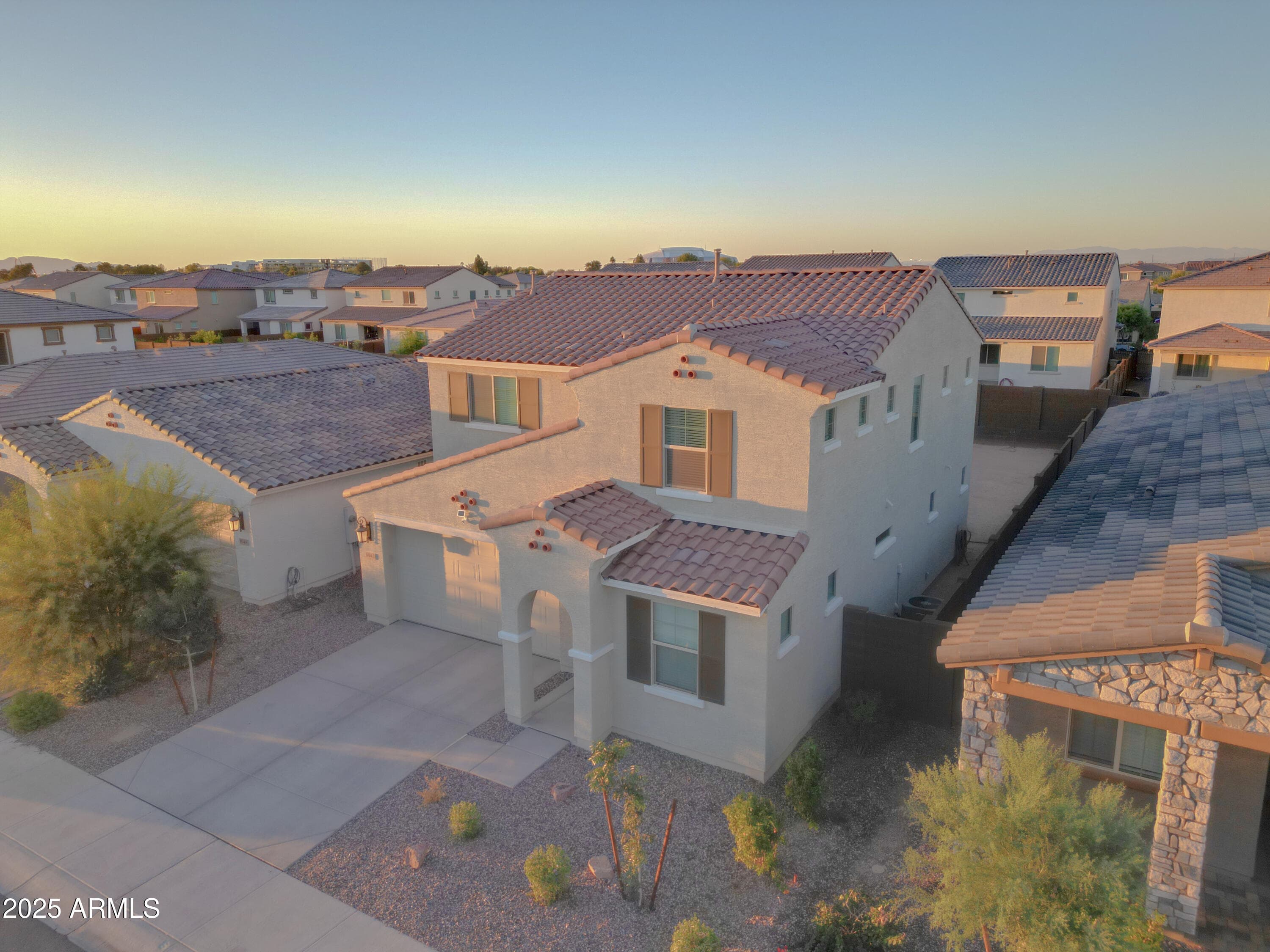 8942 W Colter St — photo 2