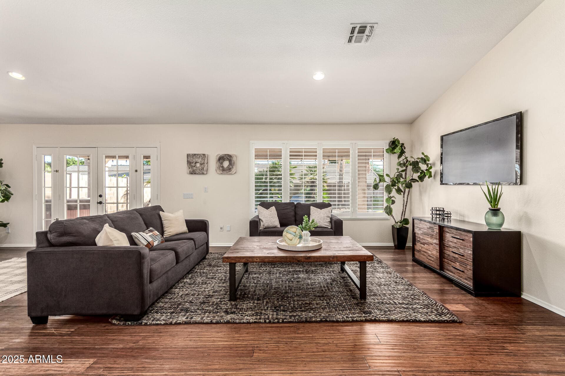 4940 S Rosemary Dr — photo 1