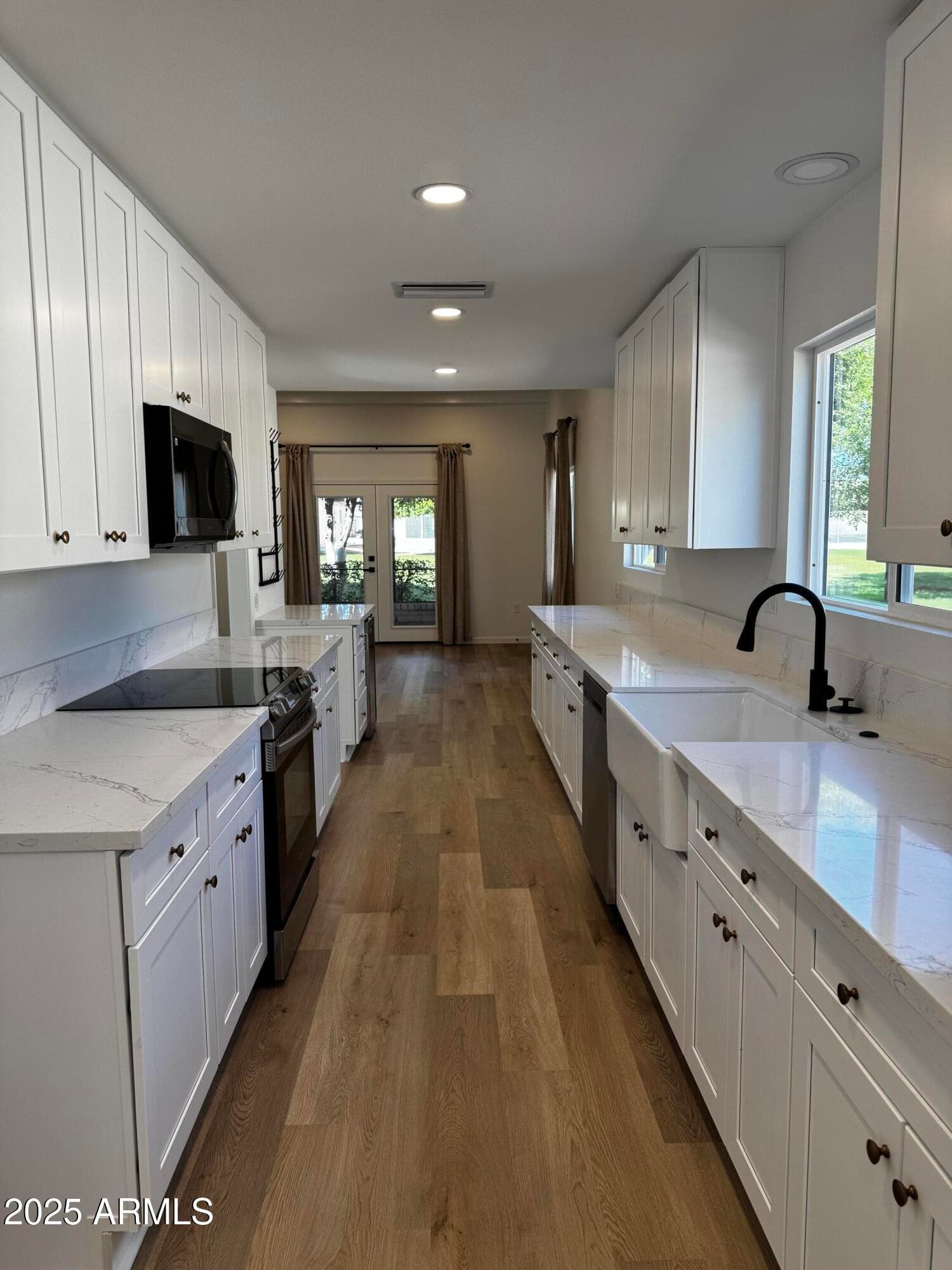 10318 W Manzanita Dr — photo 1