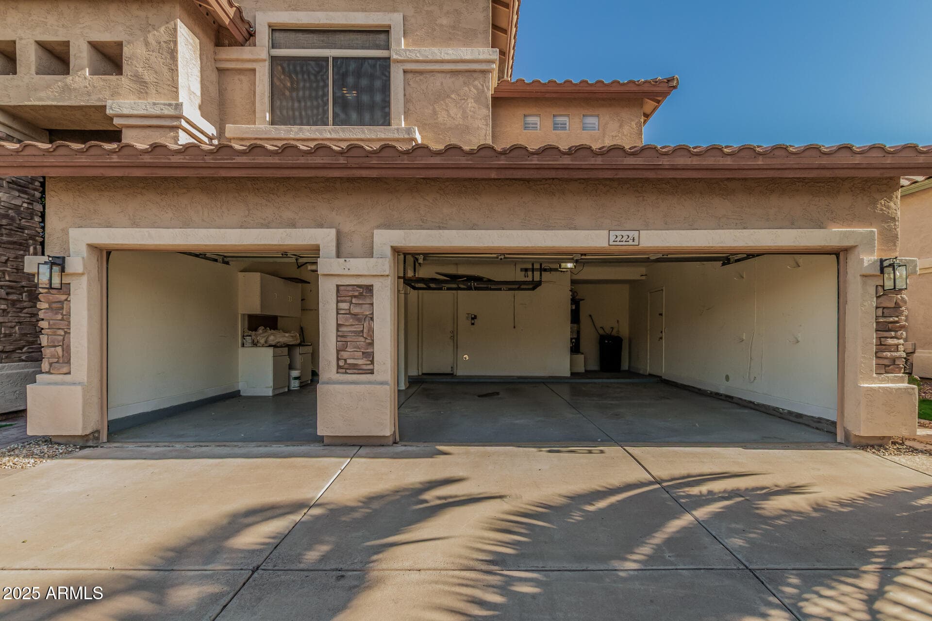 2224 W Olive Way — photo 35