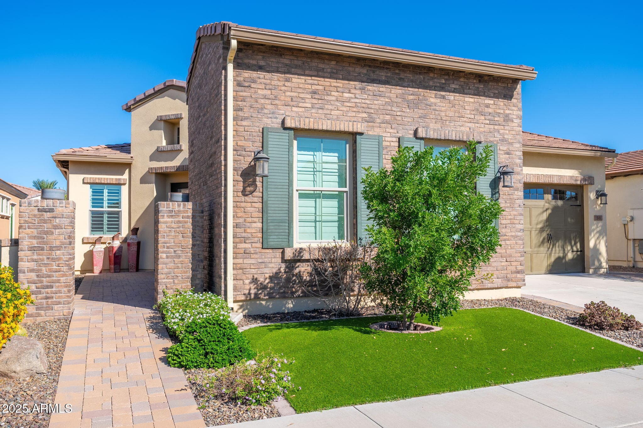 56 E Camellia Way — photo 1