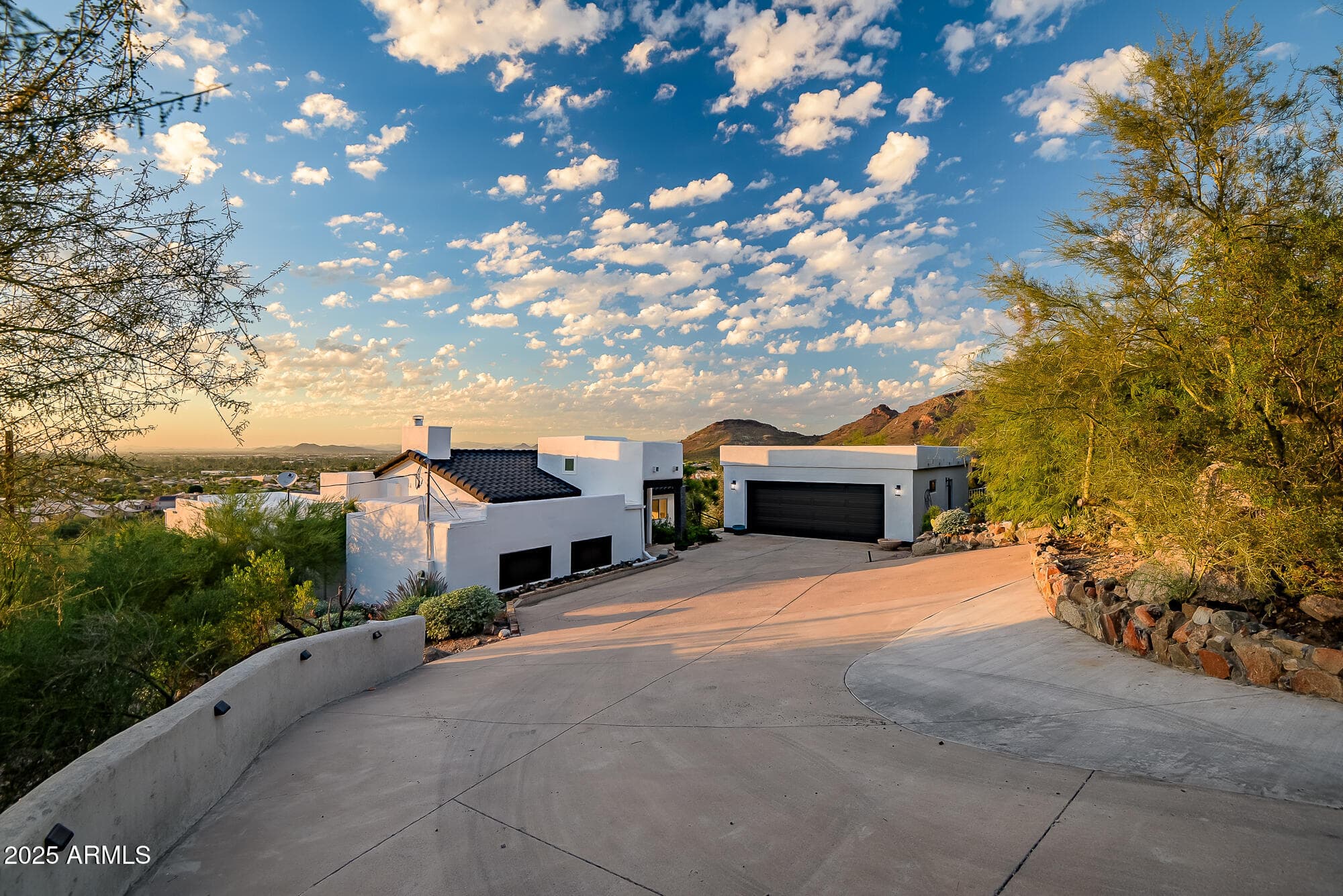 13428 N 16th Pl — photo 2