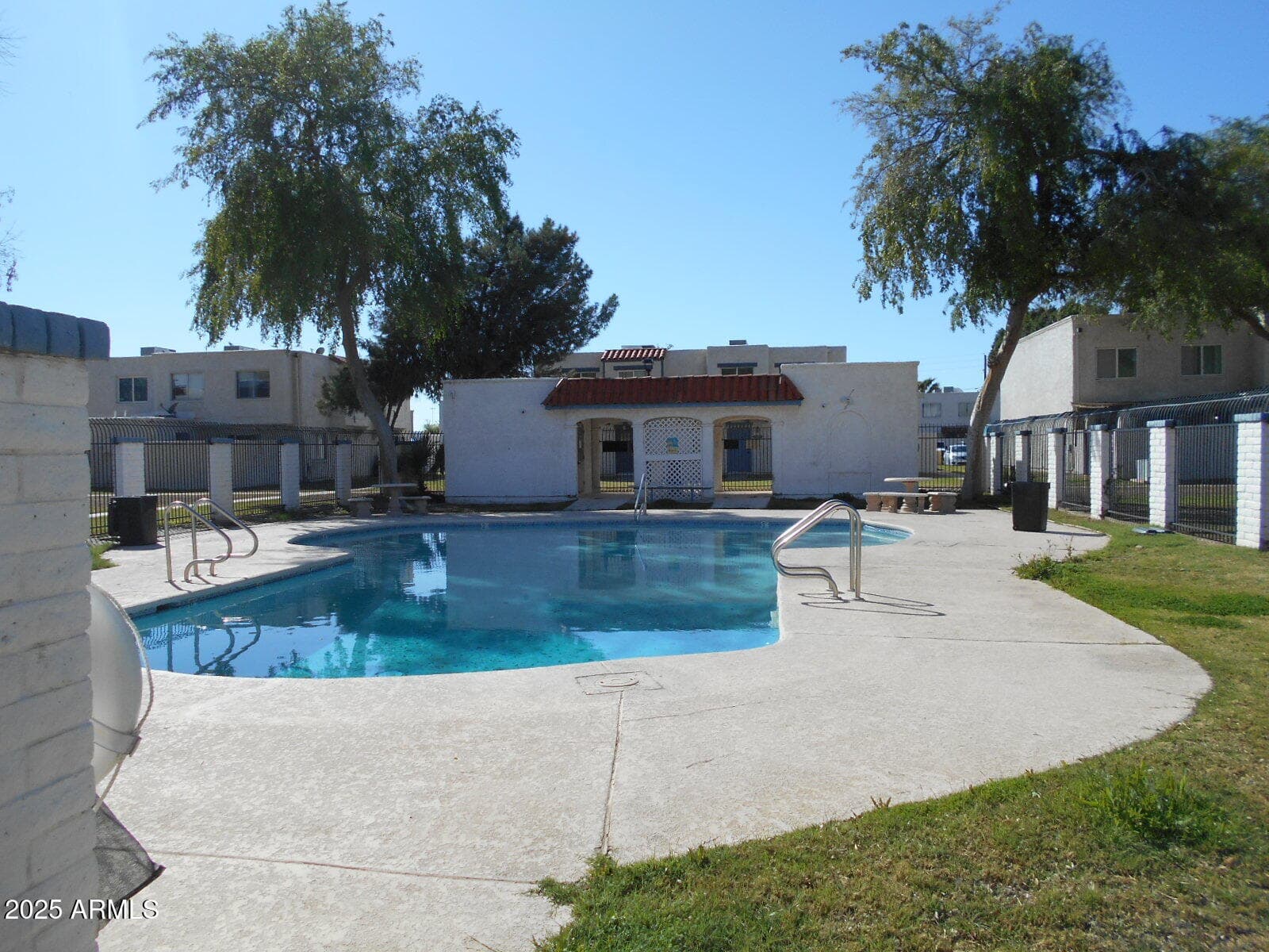 5221 N 42ND LN - Photo 1