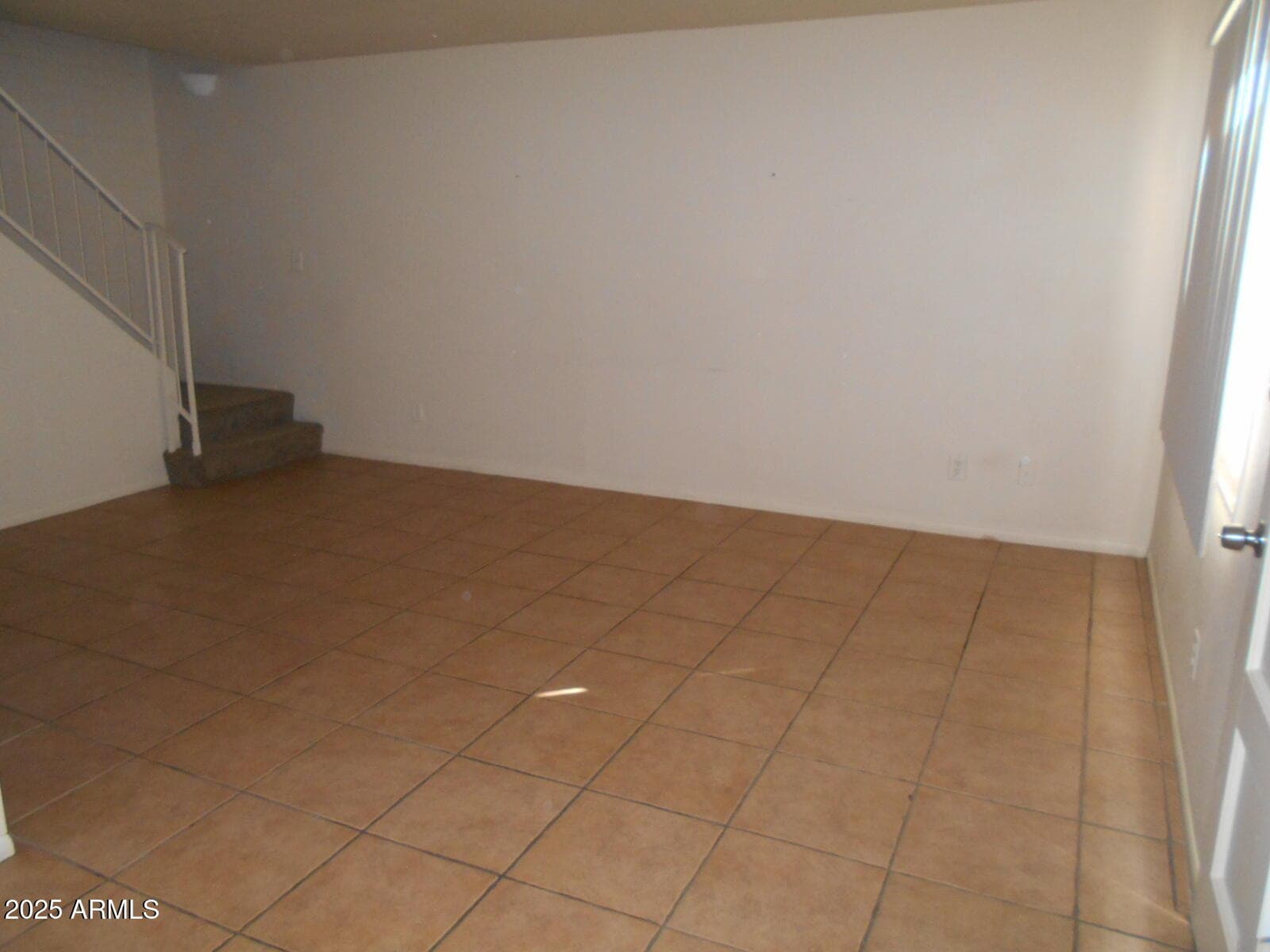 5221 N 42ND LN - Photo 4