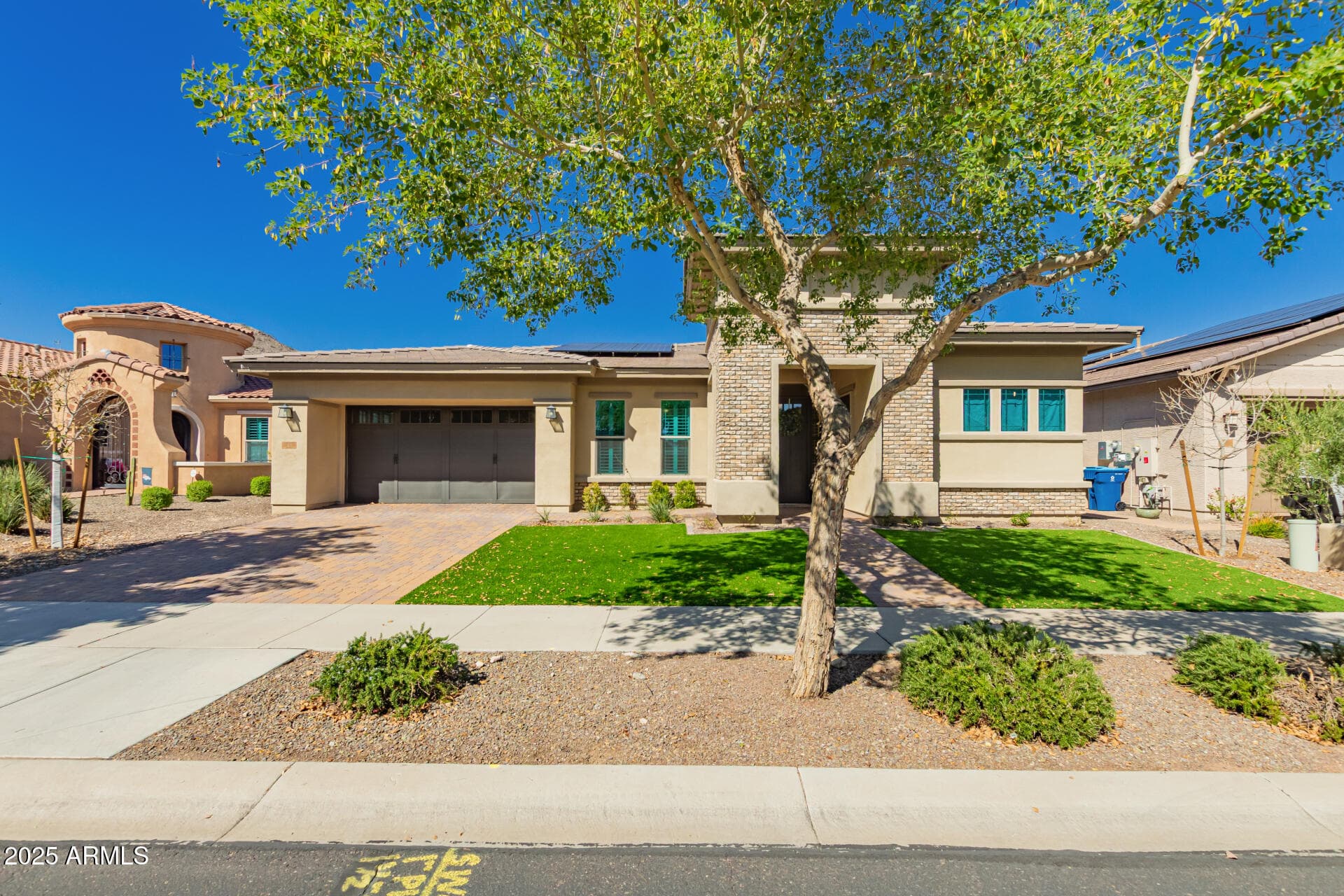 20970 W Mariposa St — photo 1