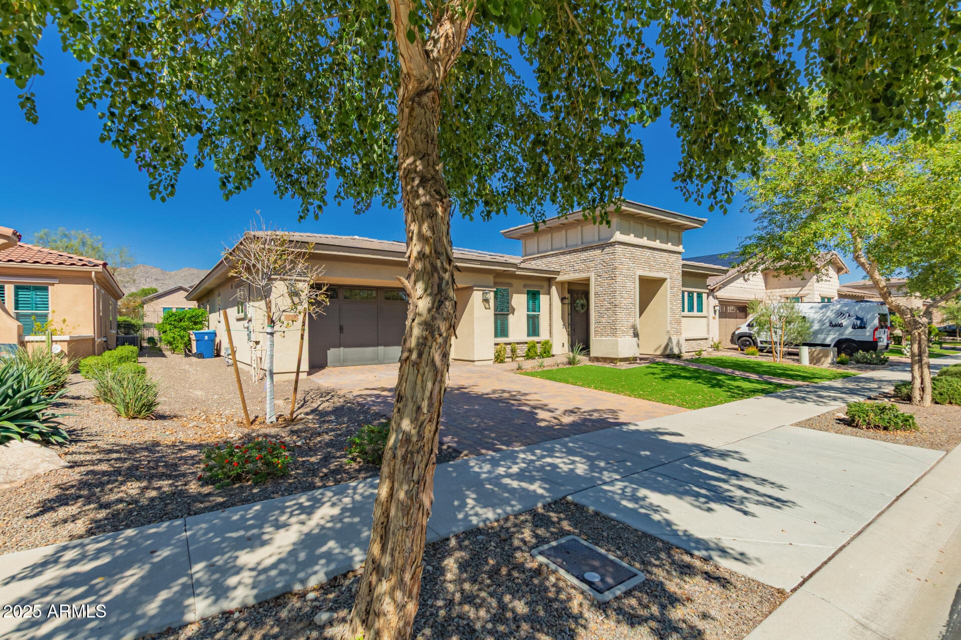20970 W Mariposa St — photo 2