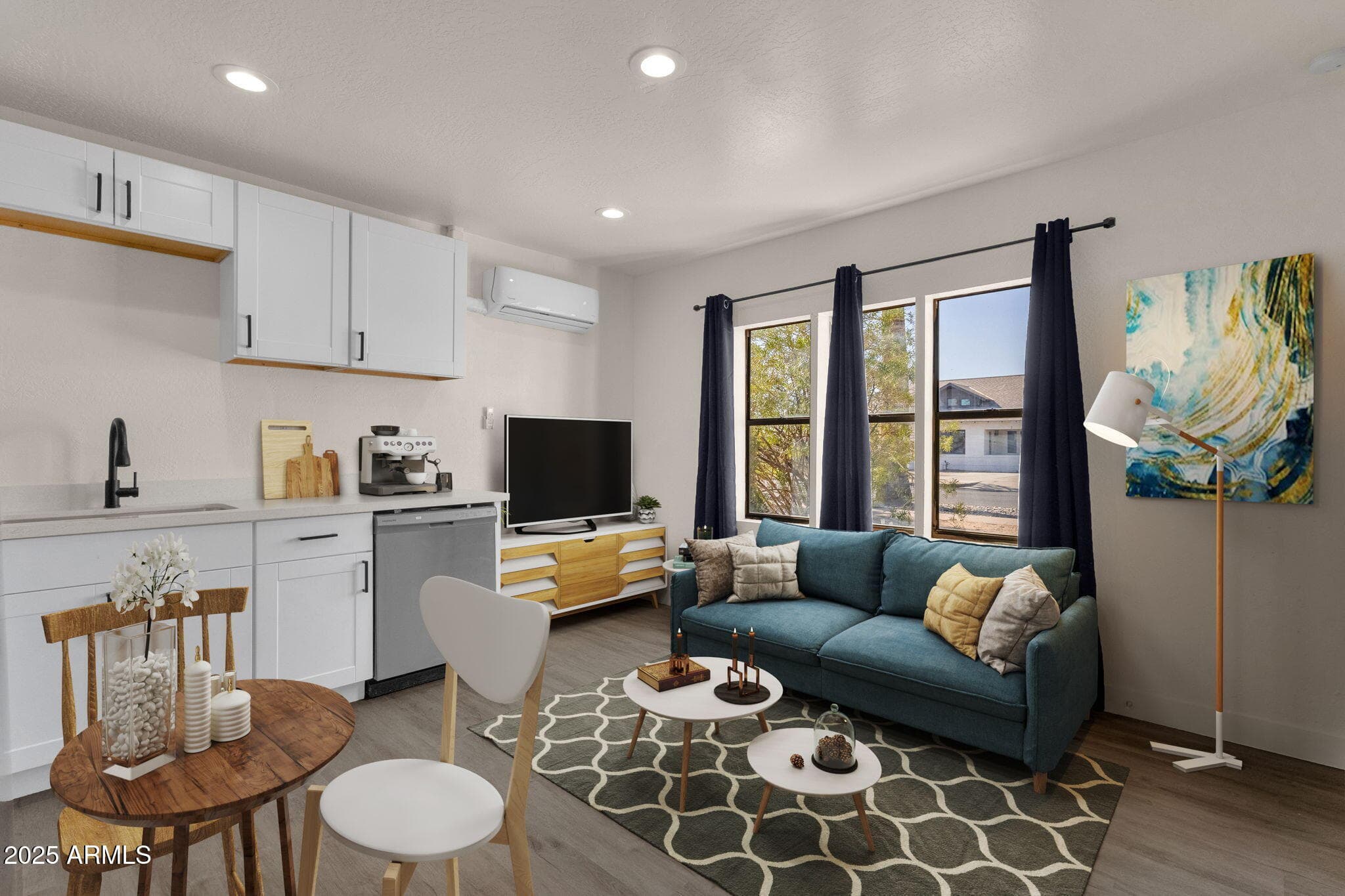 325 N 17TH DR - Photo 4