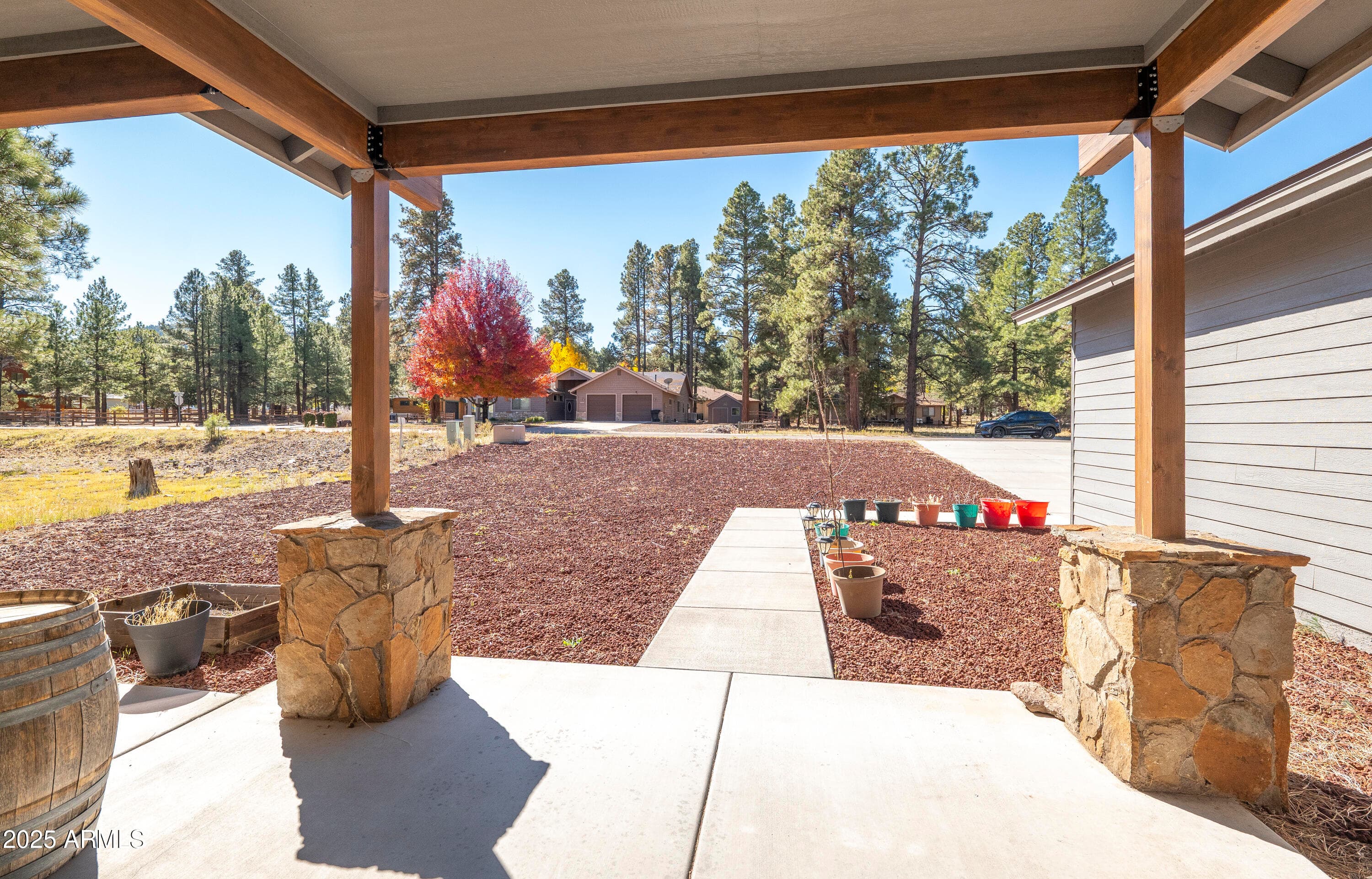 2868 W Highland Meadows Dr — photo 2