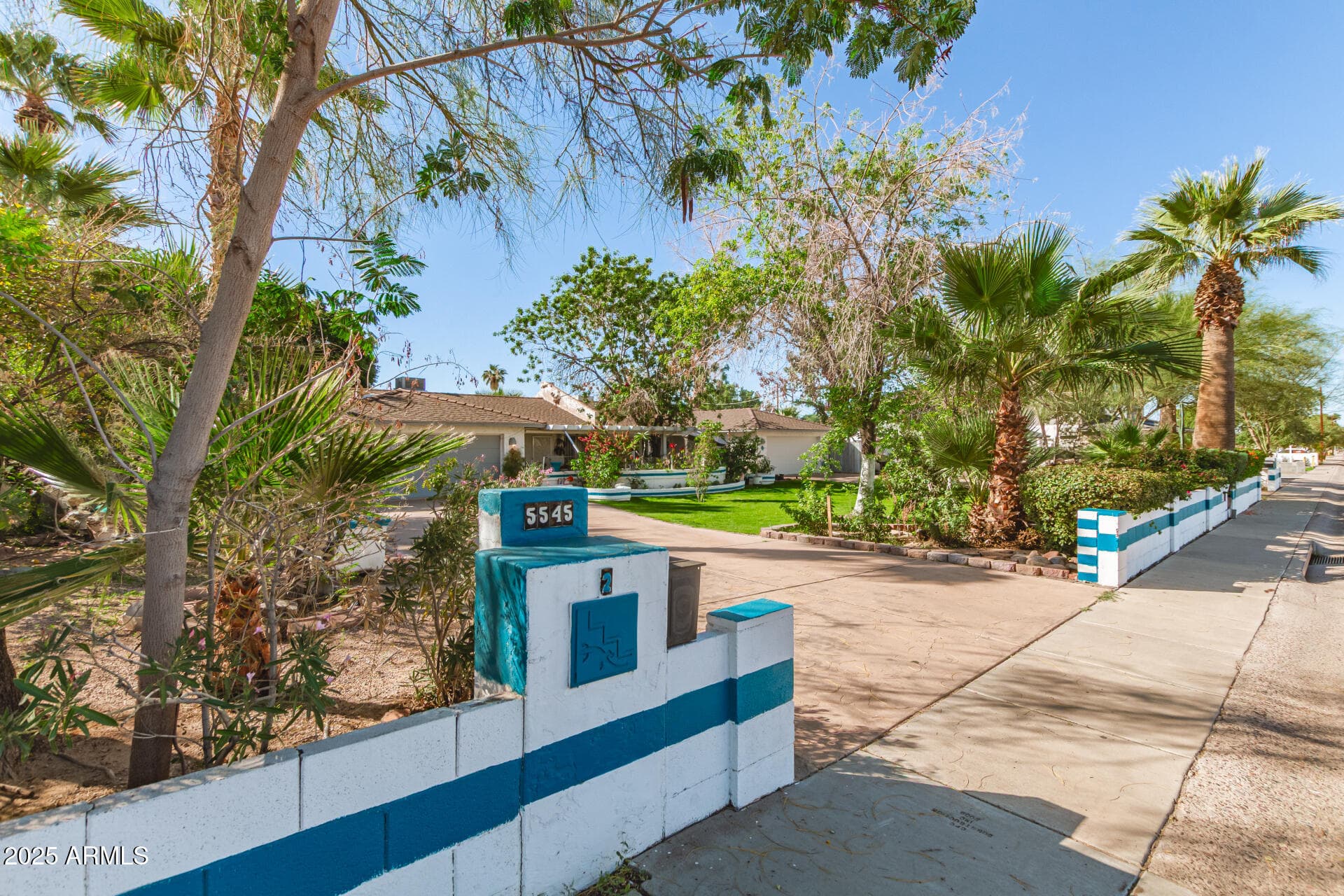 5545 E Earll Dr — photo 1