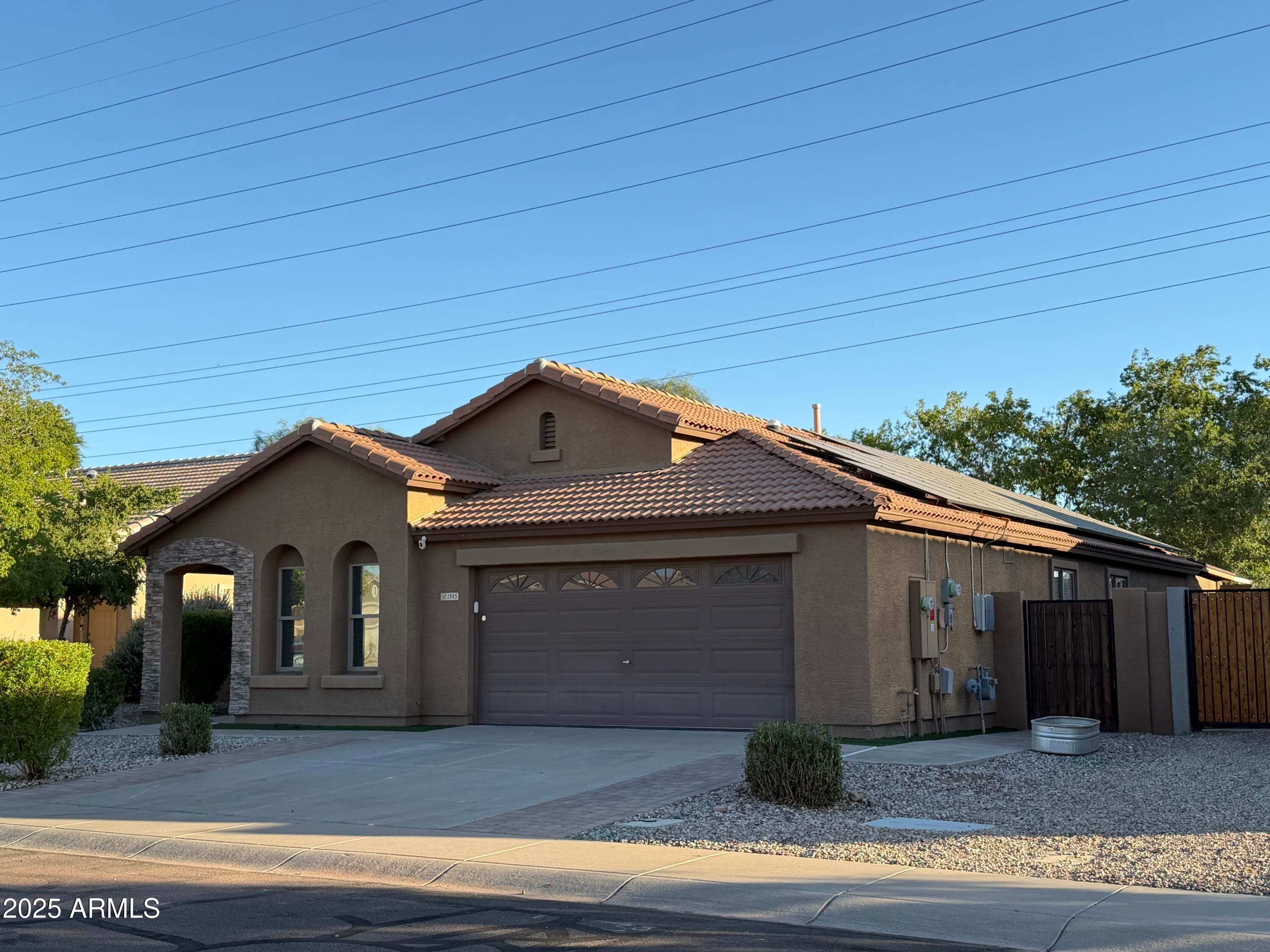 1945 E Aloe Pl — photo 1