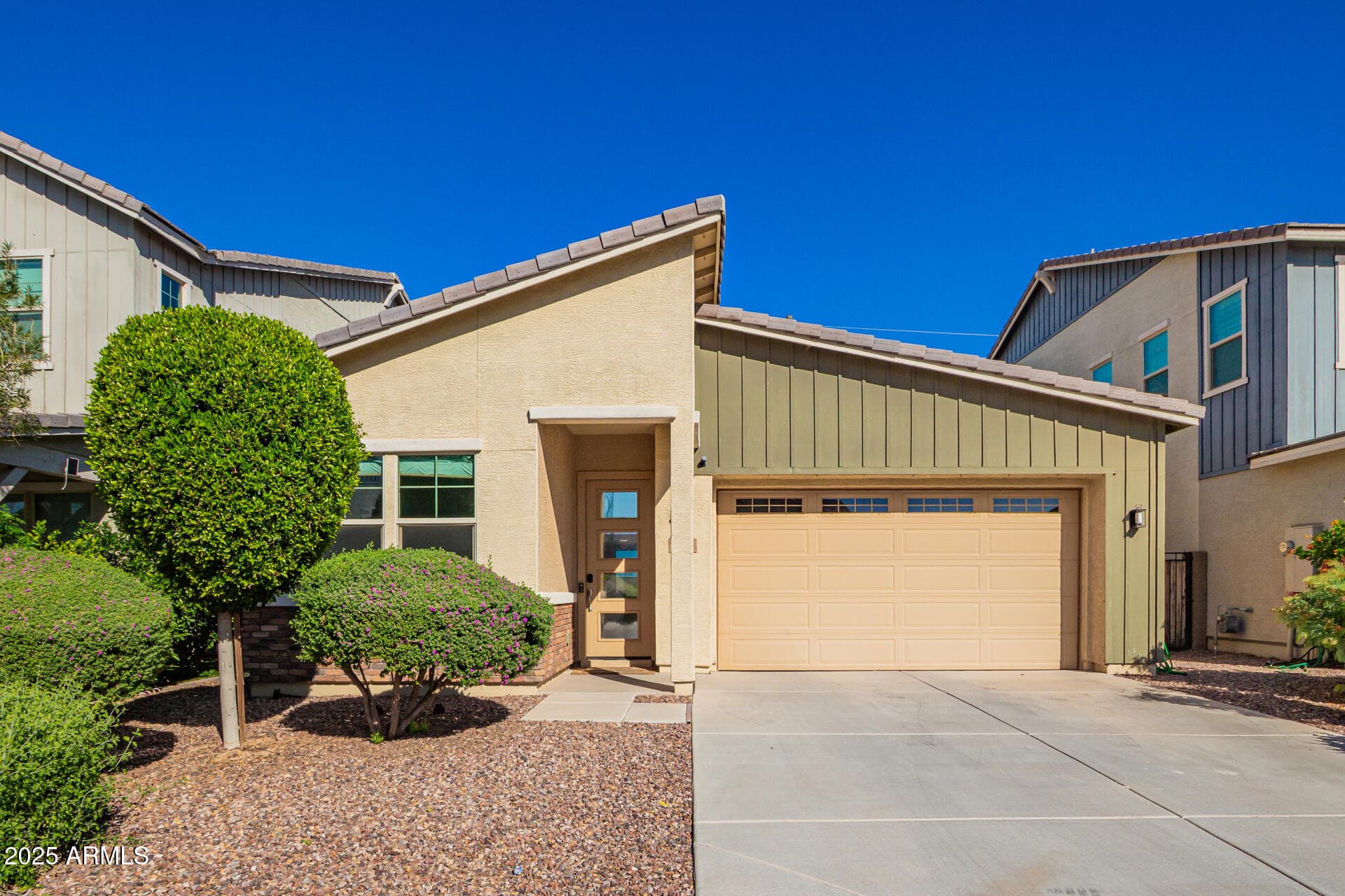 2060 E Wisteria Dr — photo 2