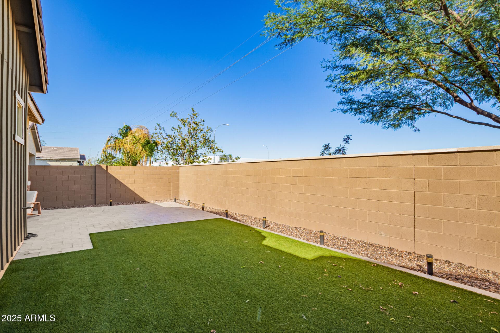 2060 E Wisteria Dr — photo 33