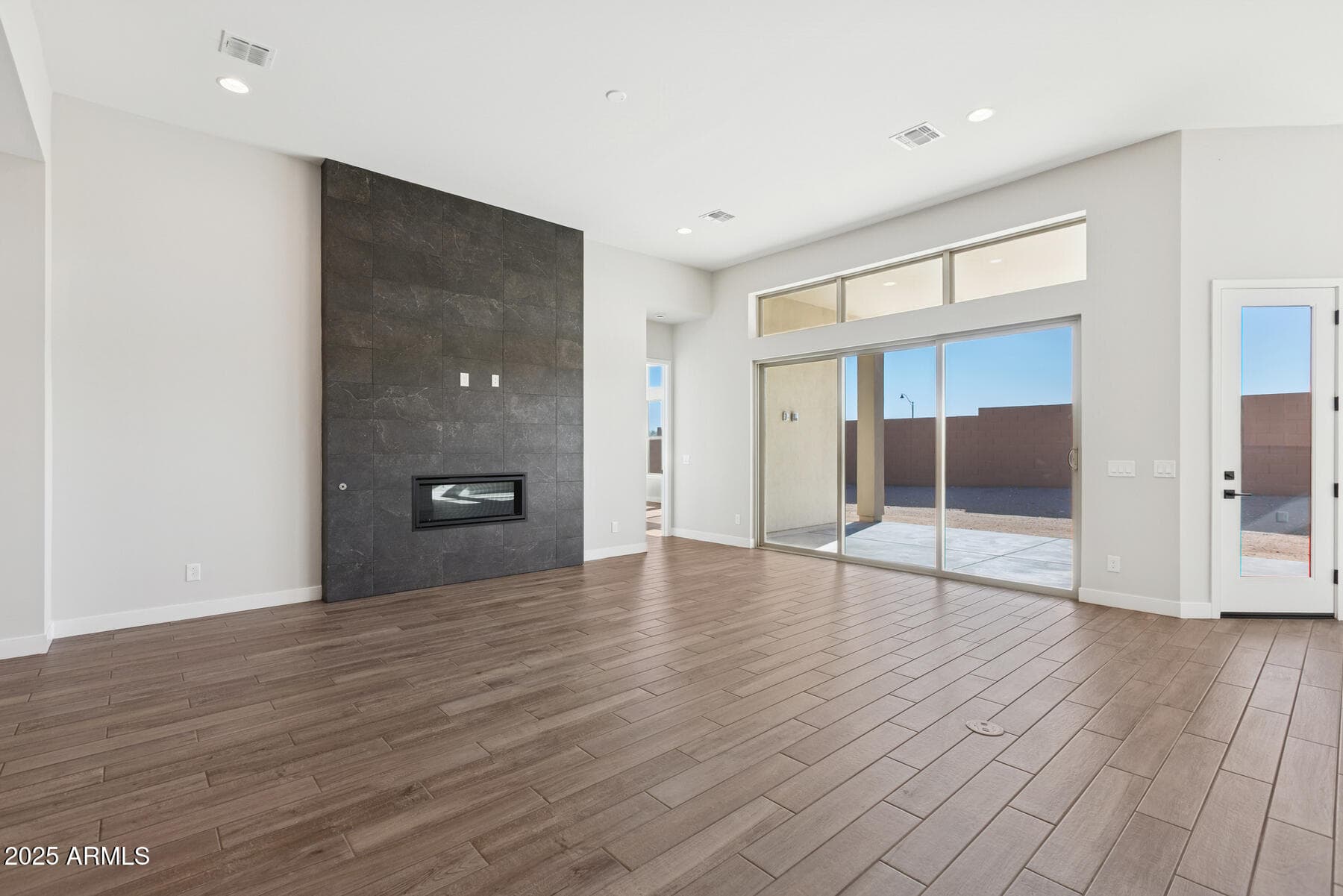 20645 W Berridge Ln — photo 2