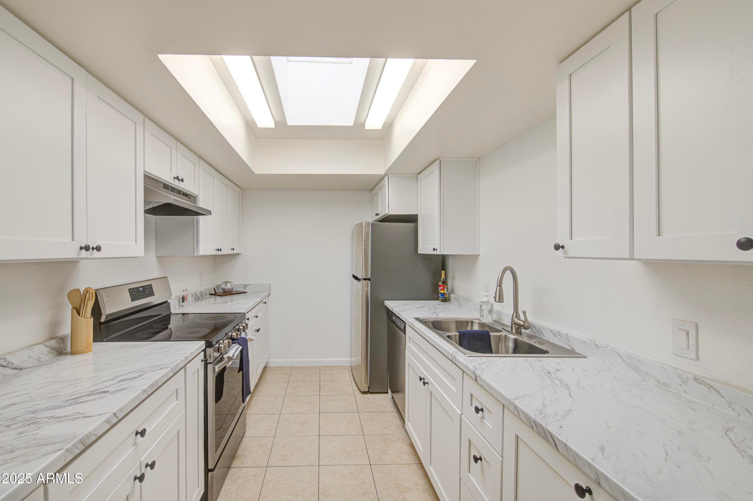 712 S Lebanon Ln — photo 1