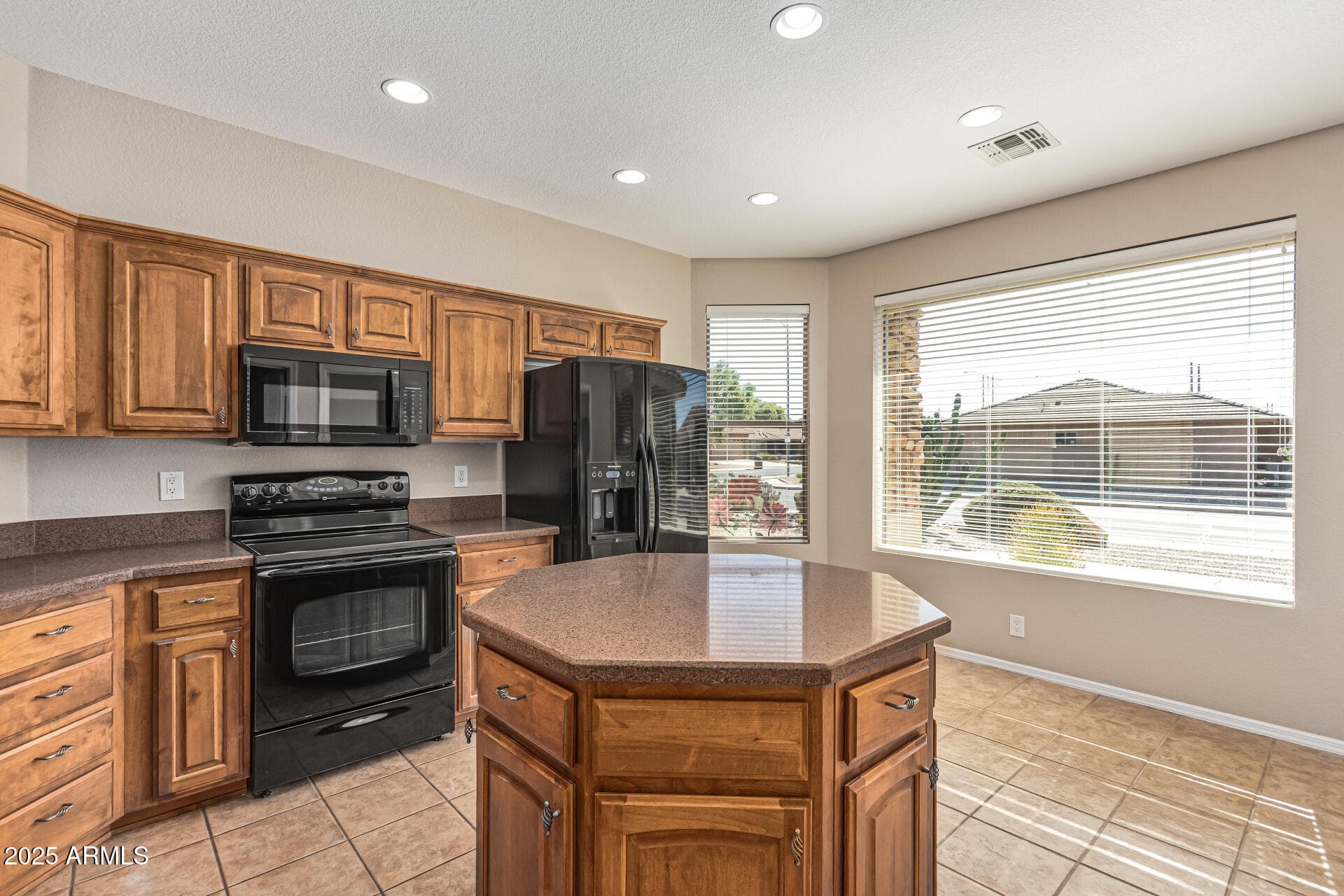 10946 E ORO AVE - Photo 4