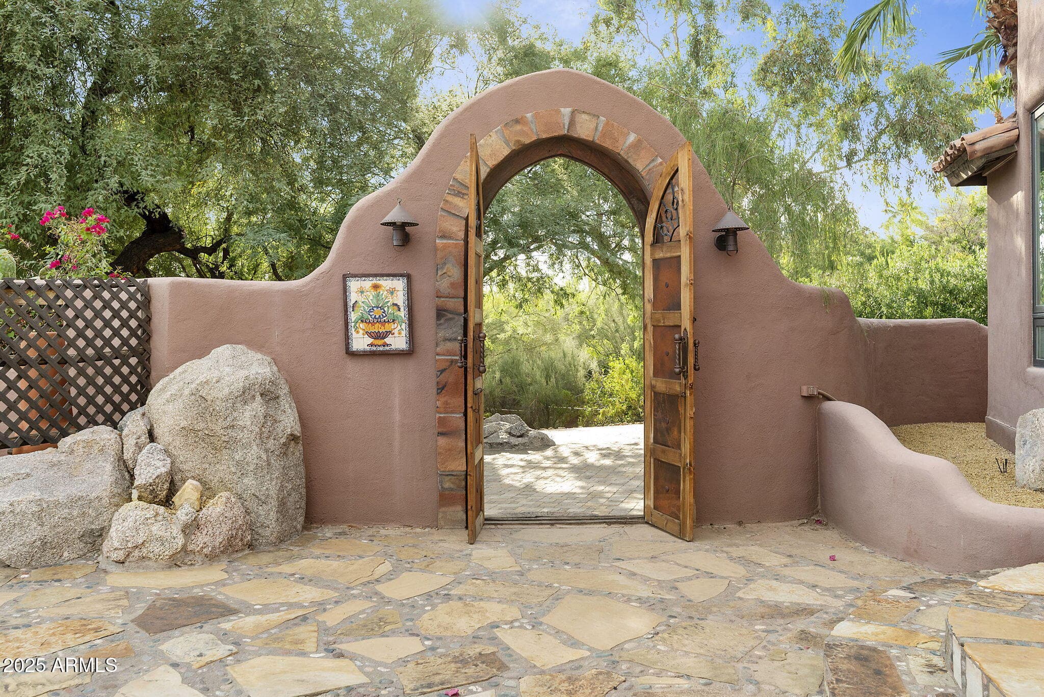 4320 E Desert Crest Dr — photo 2