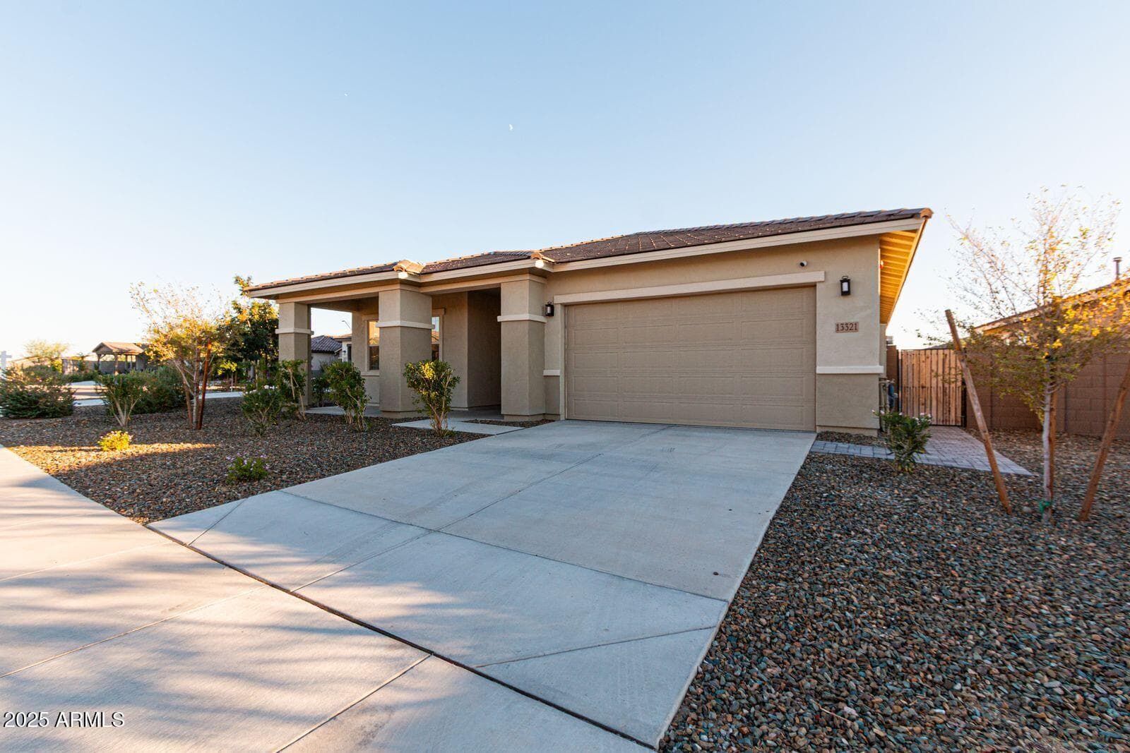 13321 W Dale Ln — photo 2