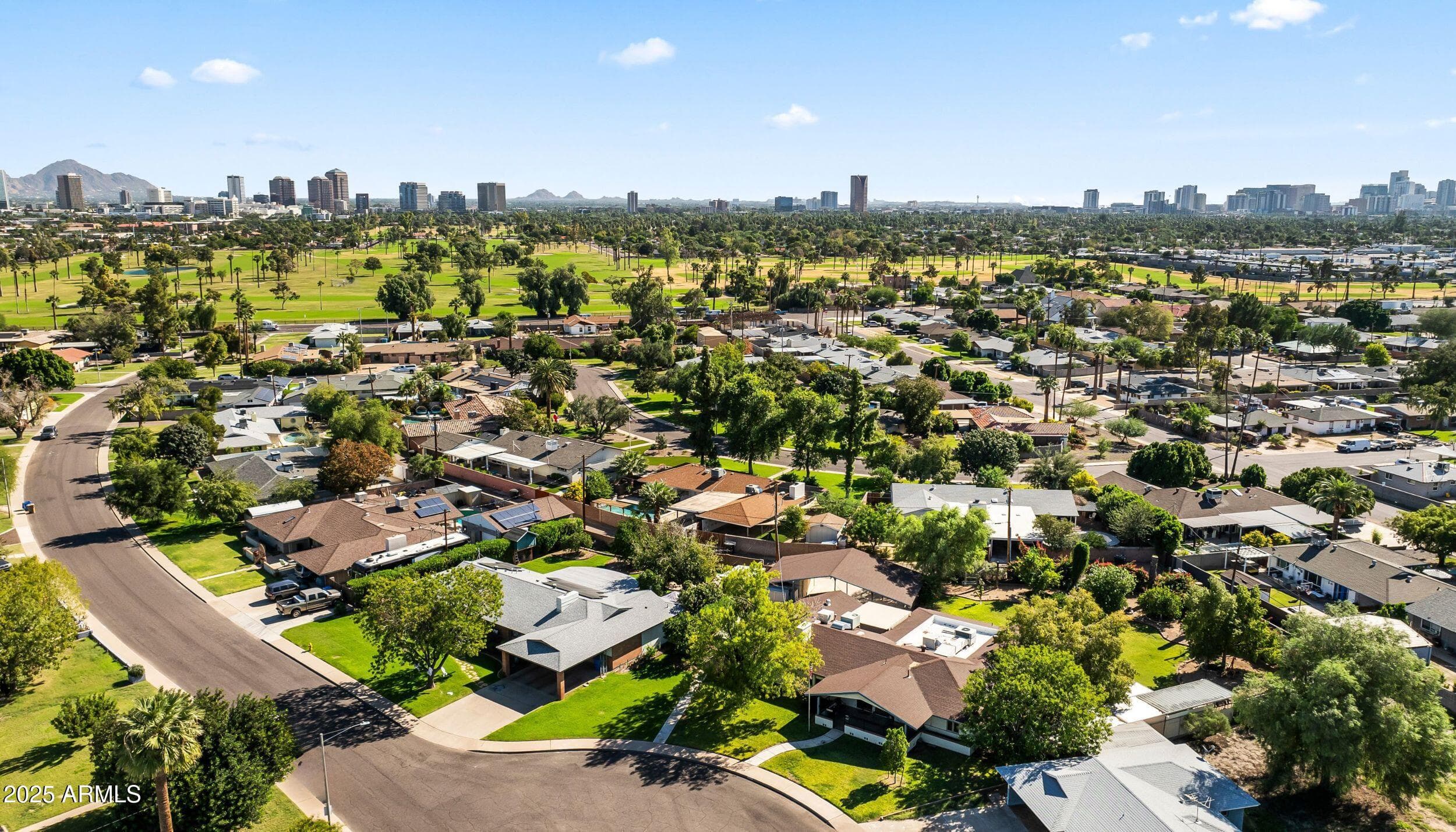 2047 W Cambridge Ave — photo 2