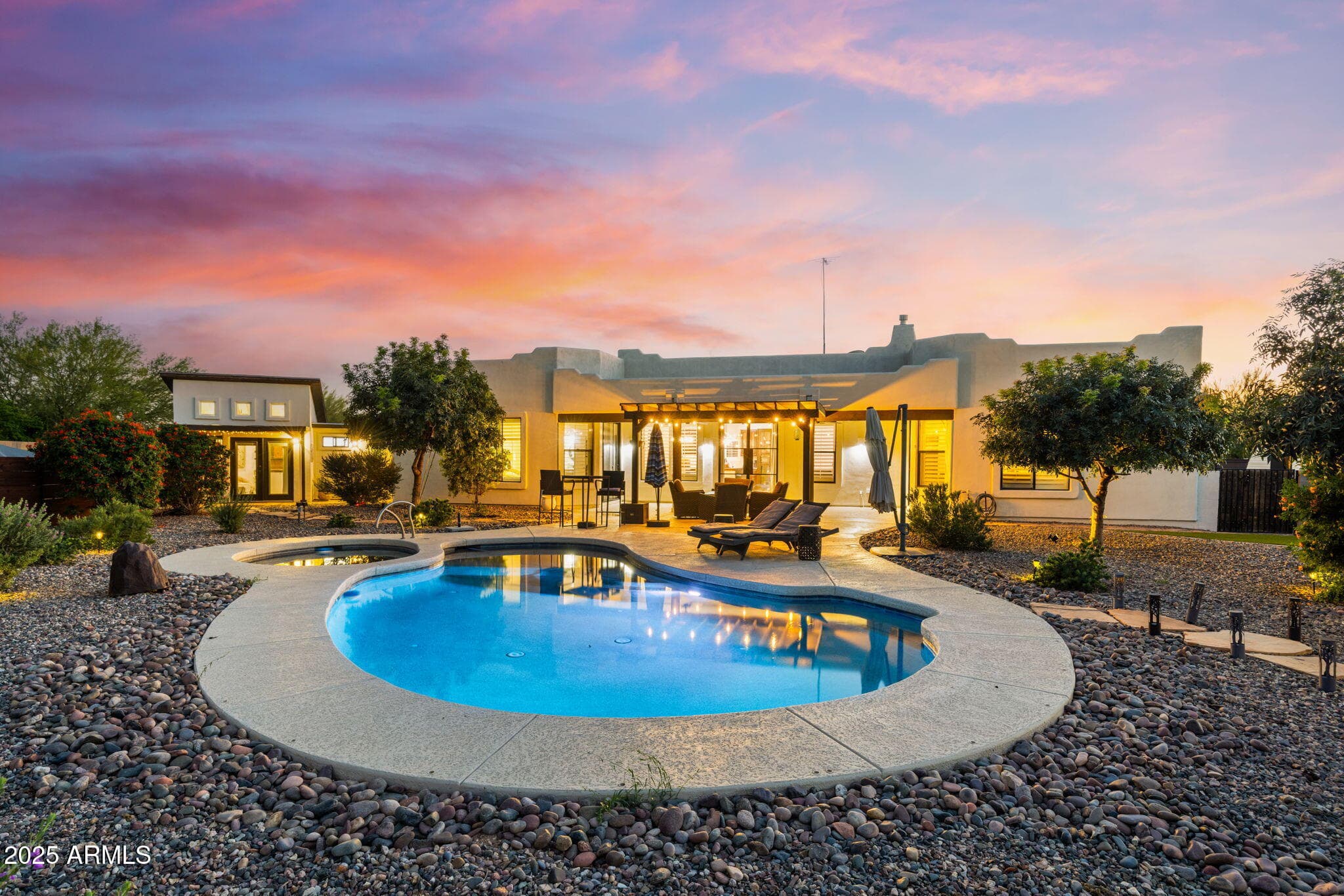 420 W Adamanda Dr — photo 2