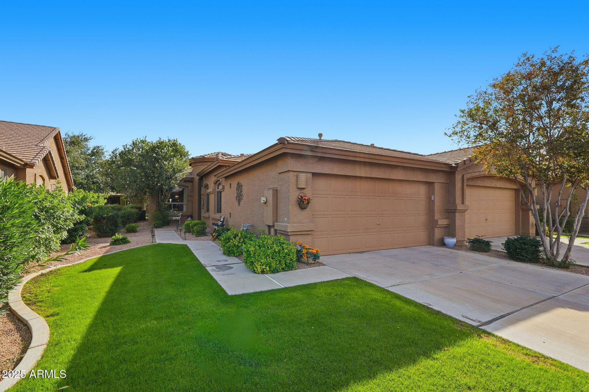 9617 E Champagne Dr — photo 1