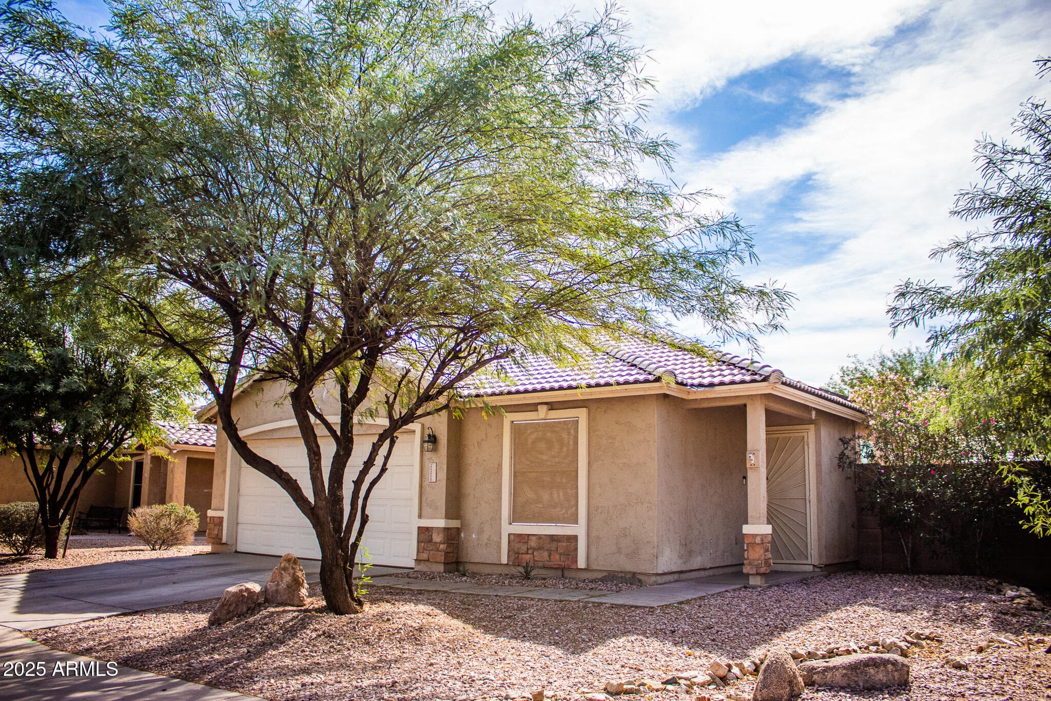 25211 W JACKSON AVE - Photo 2