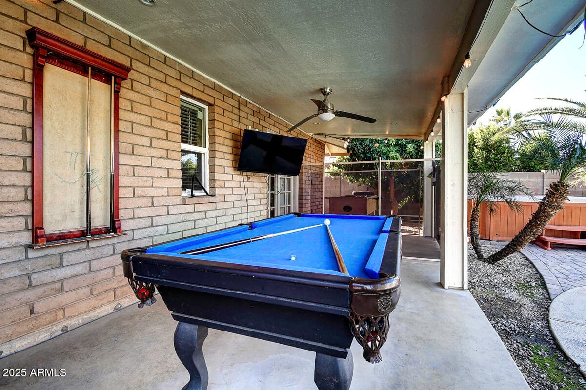 4524 E Kelton Ln — photo 2