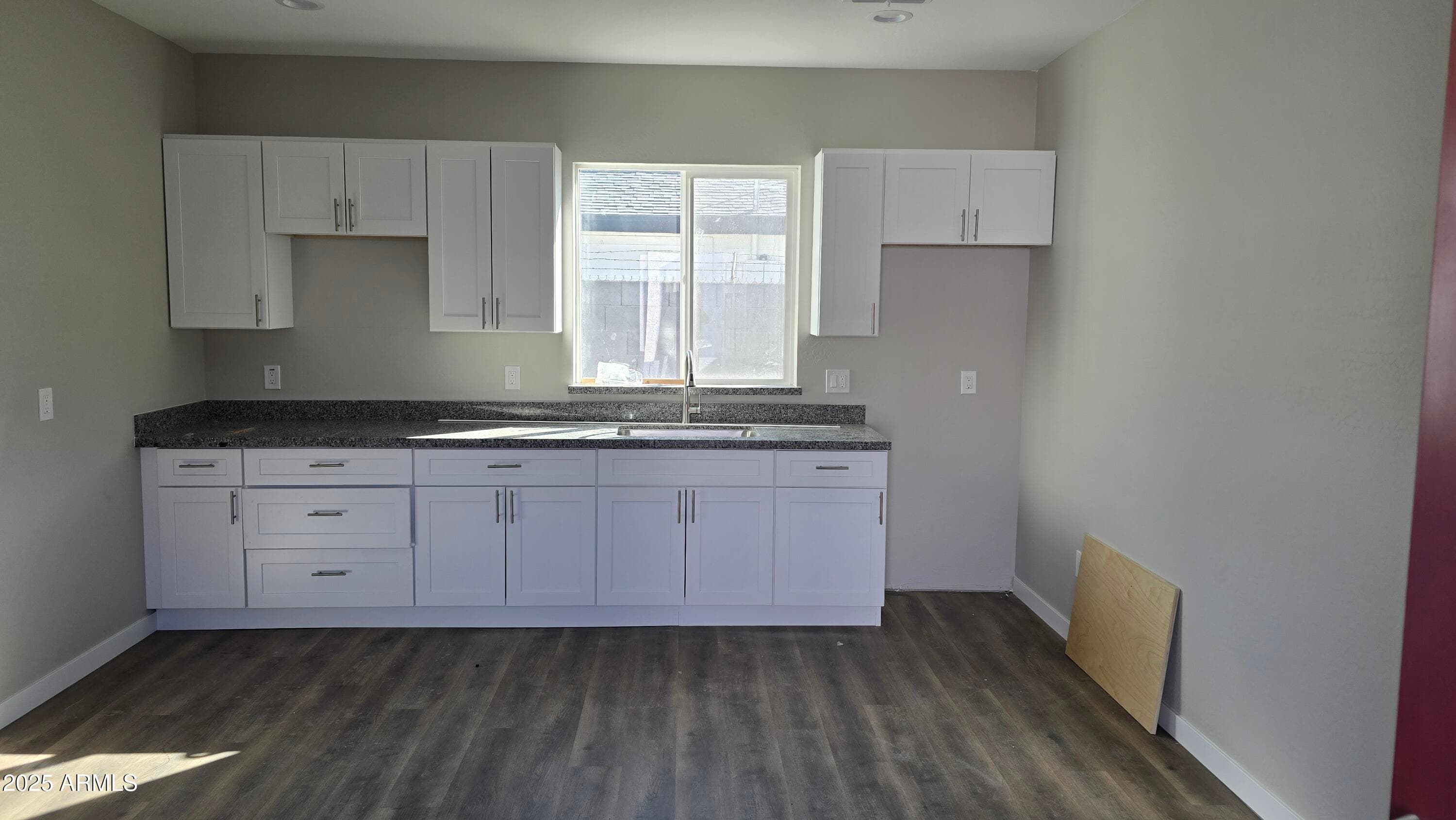 732 E CAROL AVE - Photo 4