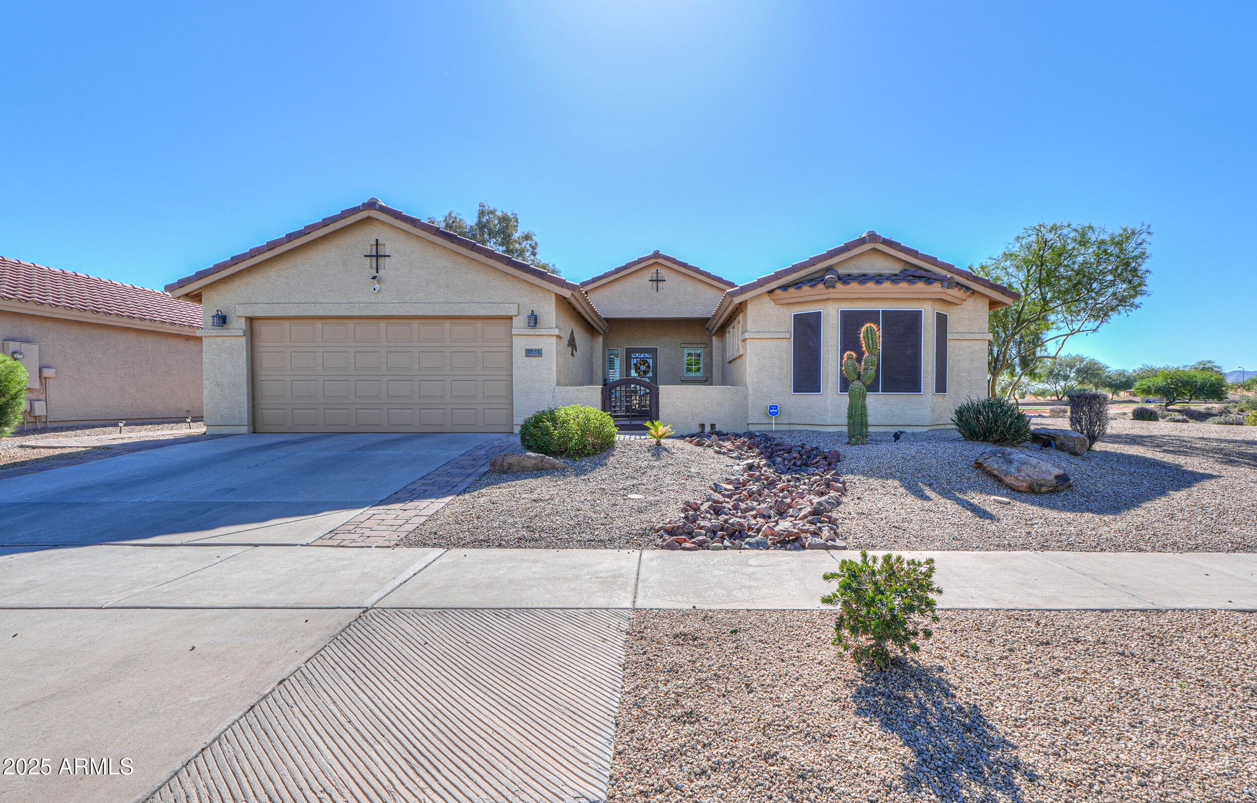 2353 E Santiago Trail — photo 1