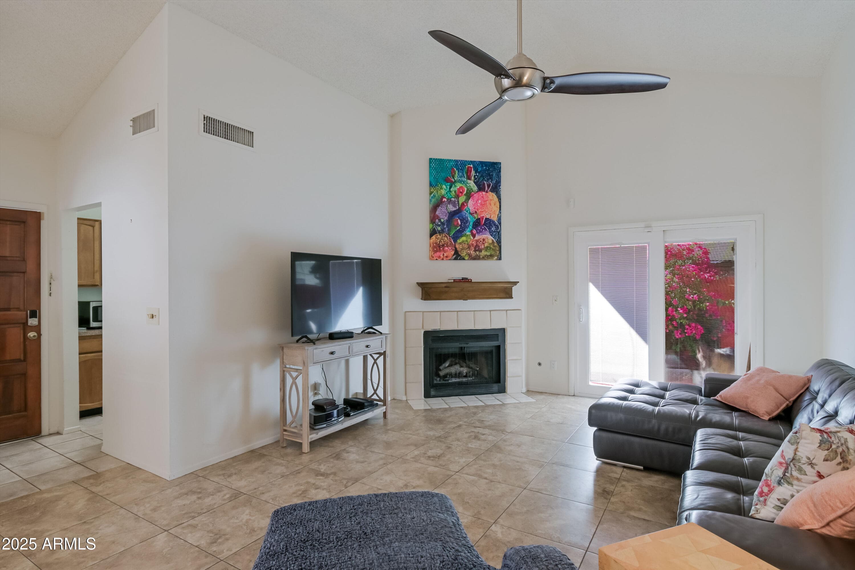 441 E Topeka Dr — photo 2