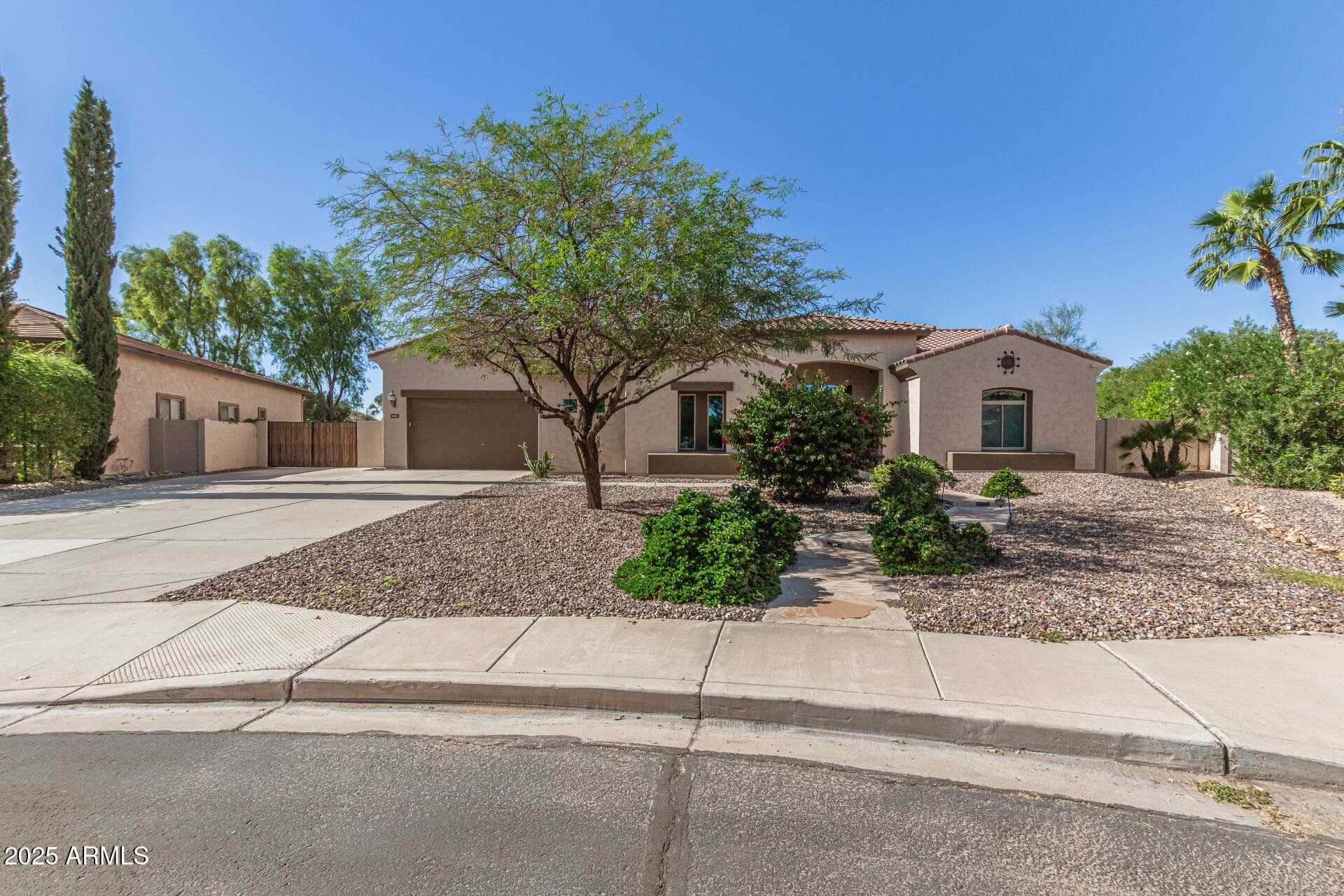5440 S Dragoon Dr — photo 1