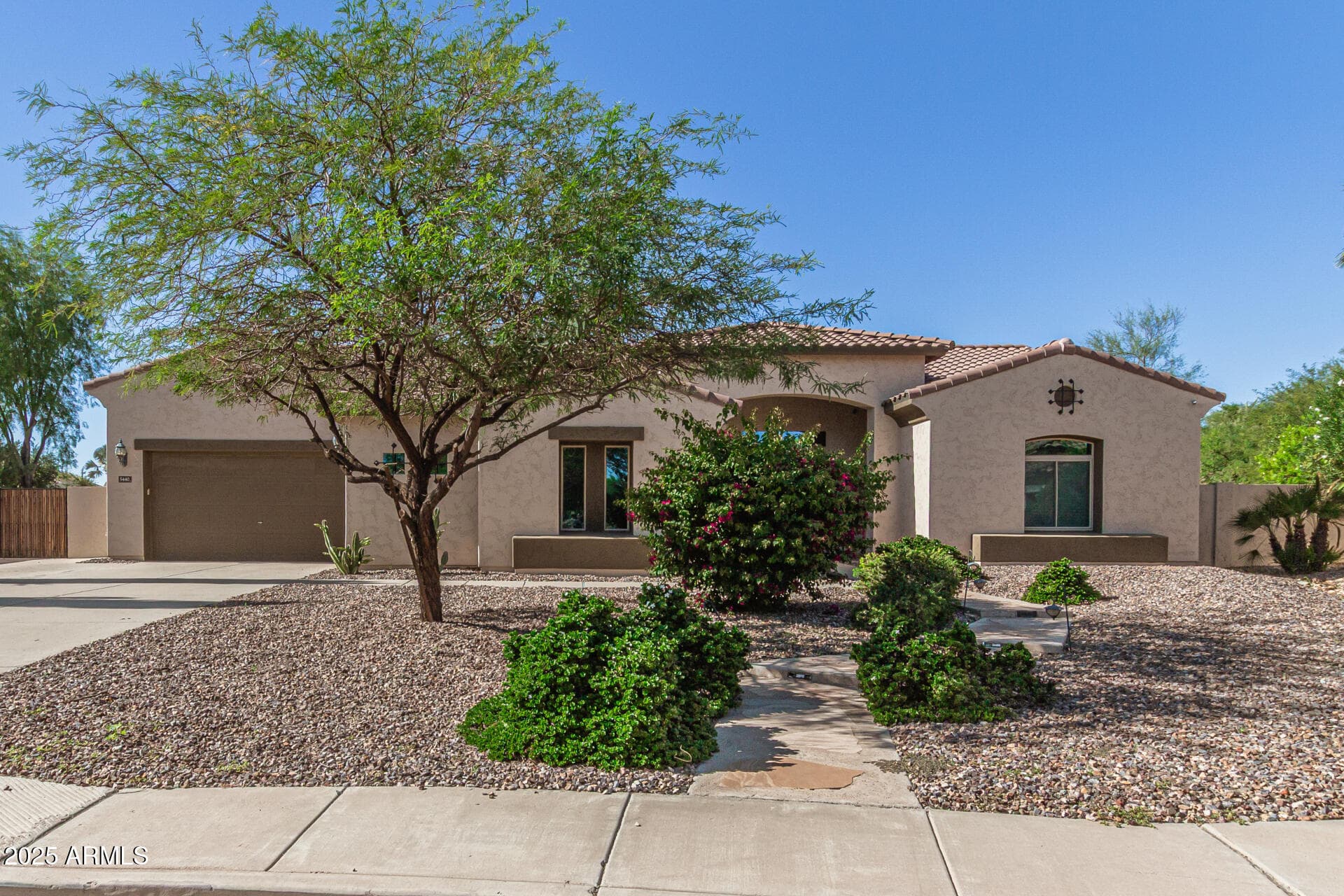5440 S Dragoon Dr — photo 2