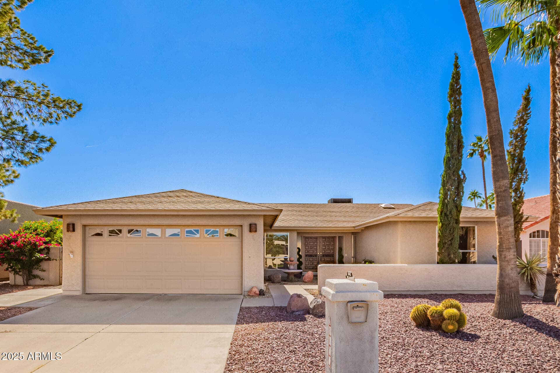 10413 E Silvertree Dr — photo 1