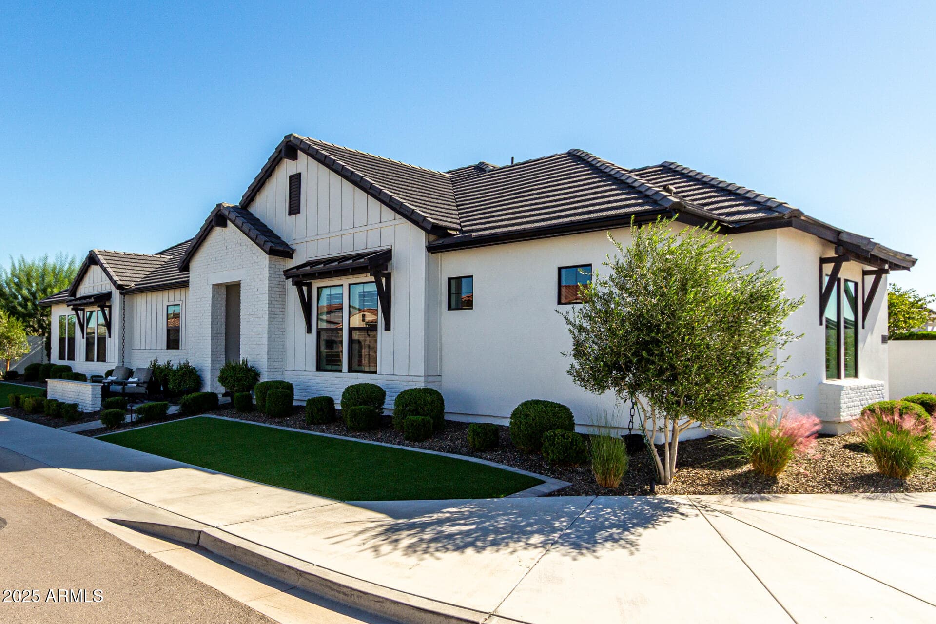 11095 N Folsom St — photo 1