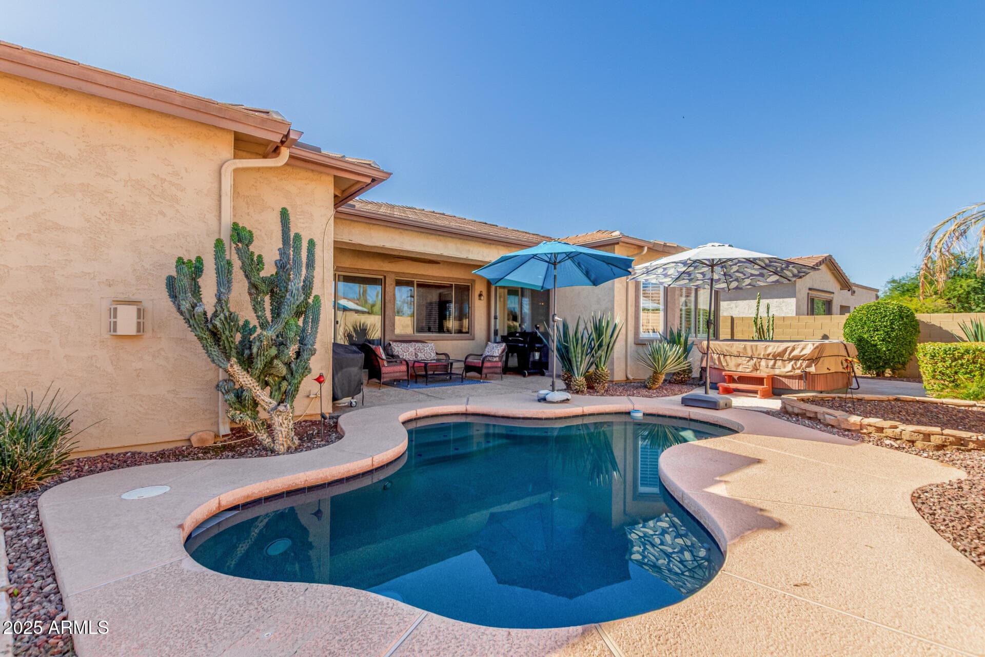 3084 E Capricorn Way — photo 2