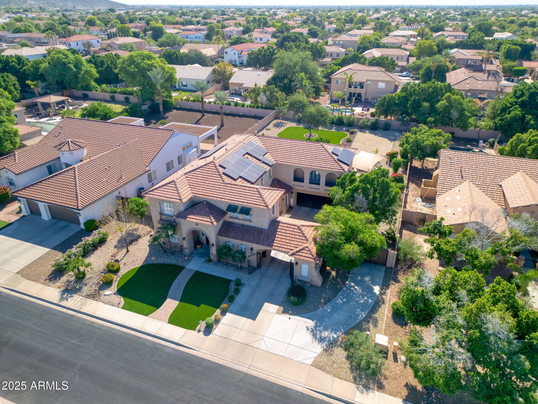 7281 W Mariposa Grande Ln — photo 2