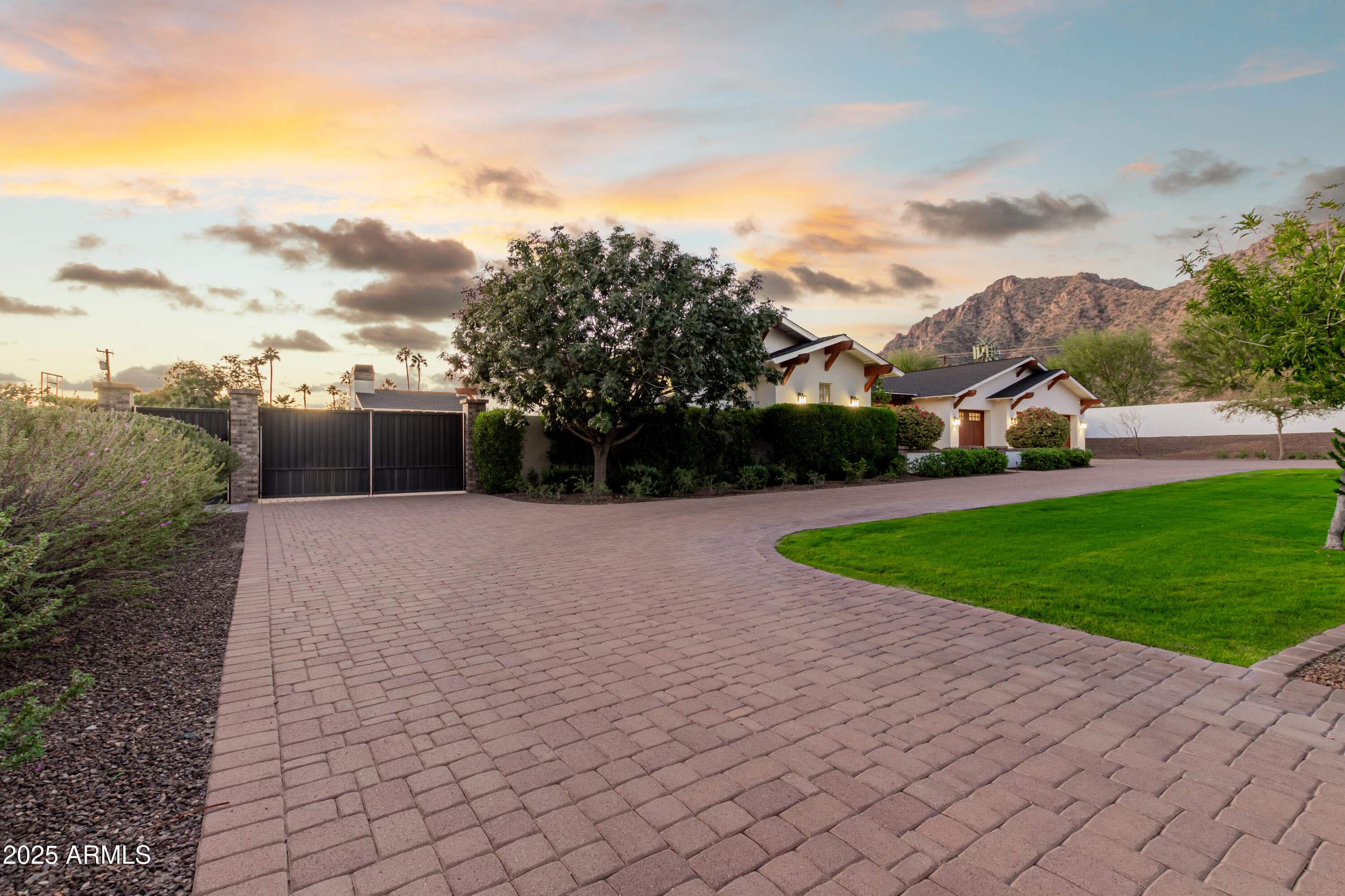 4442 N 59TH PL - Photo 3