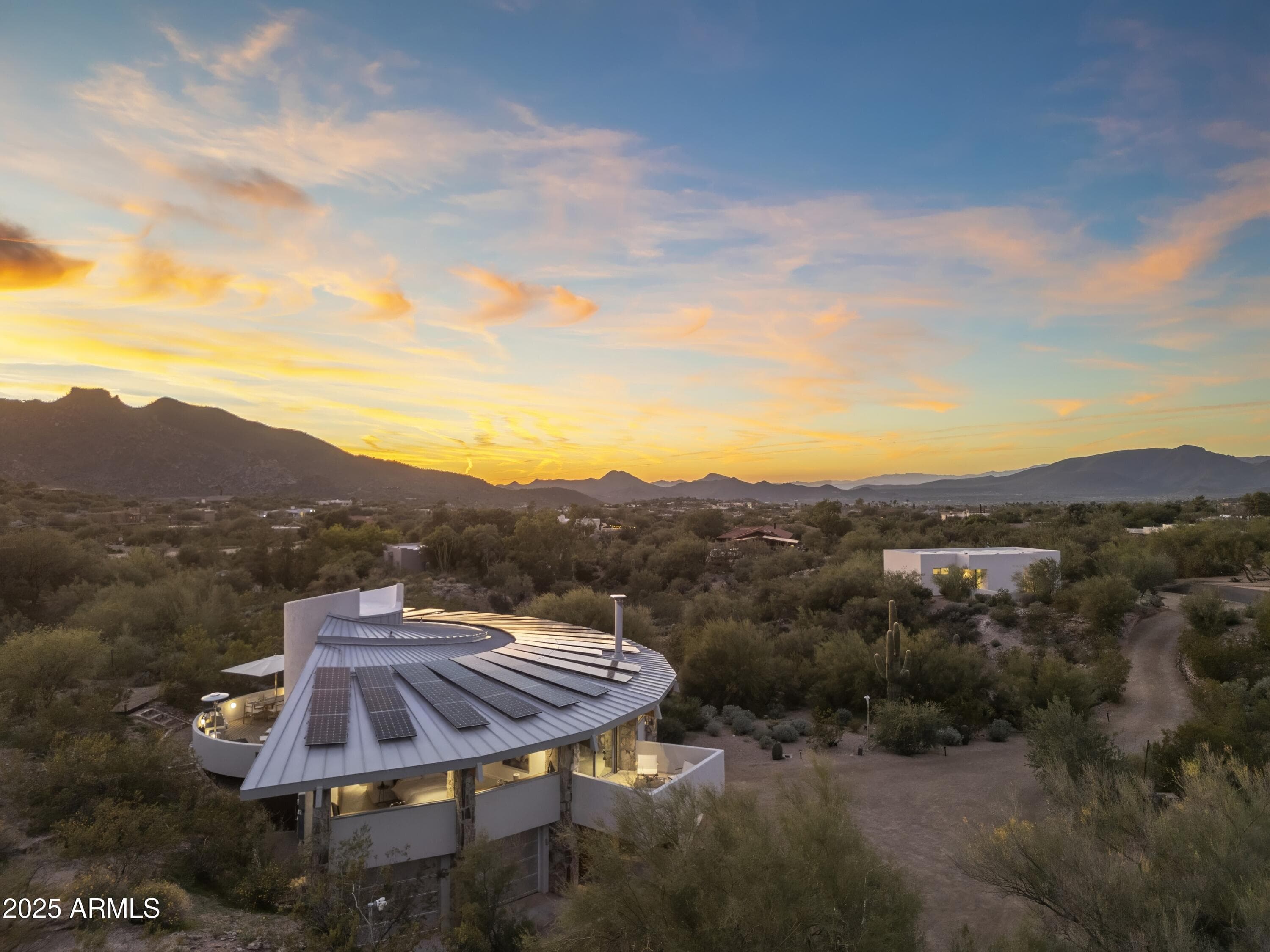 7915 E Primrose Path — photo 2