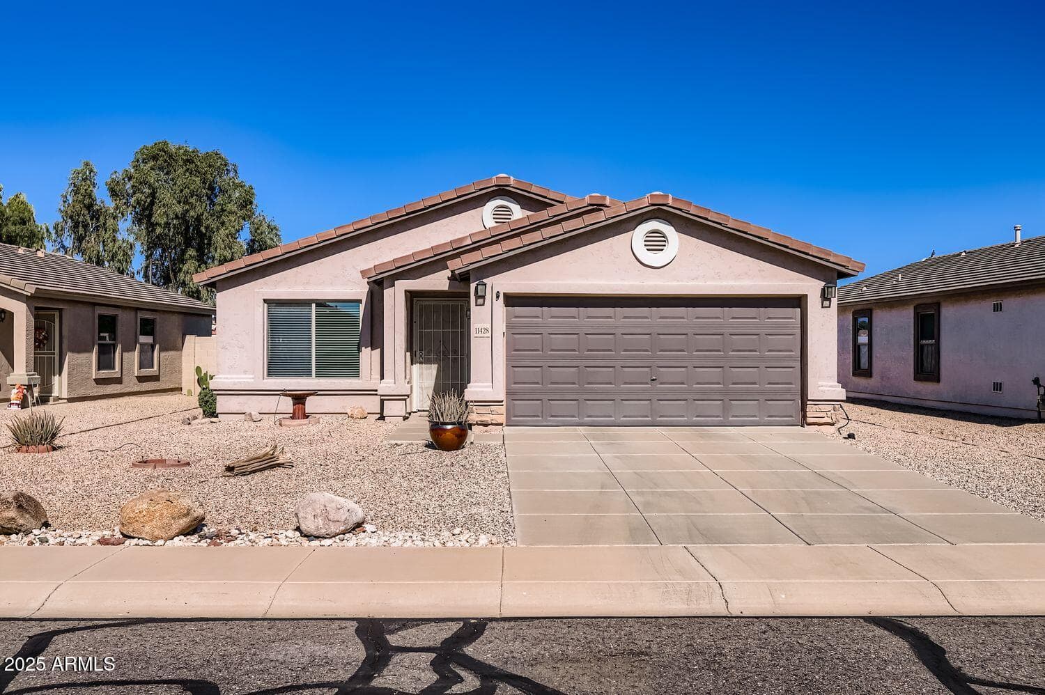 11428 E Primrose Ln — photo 2