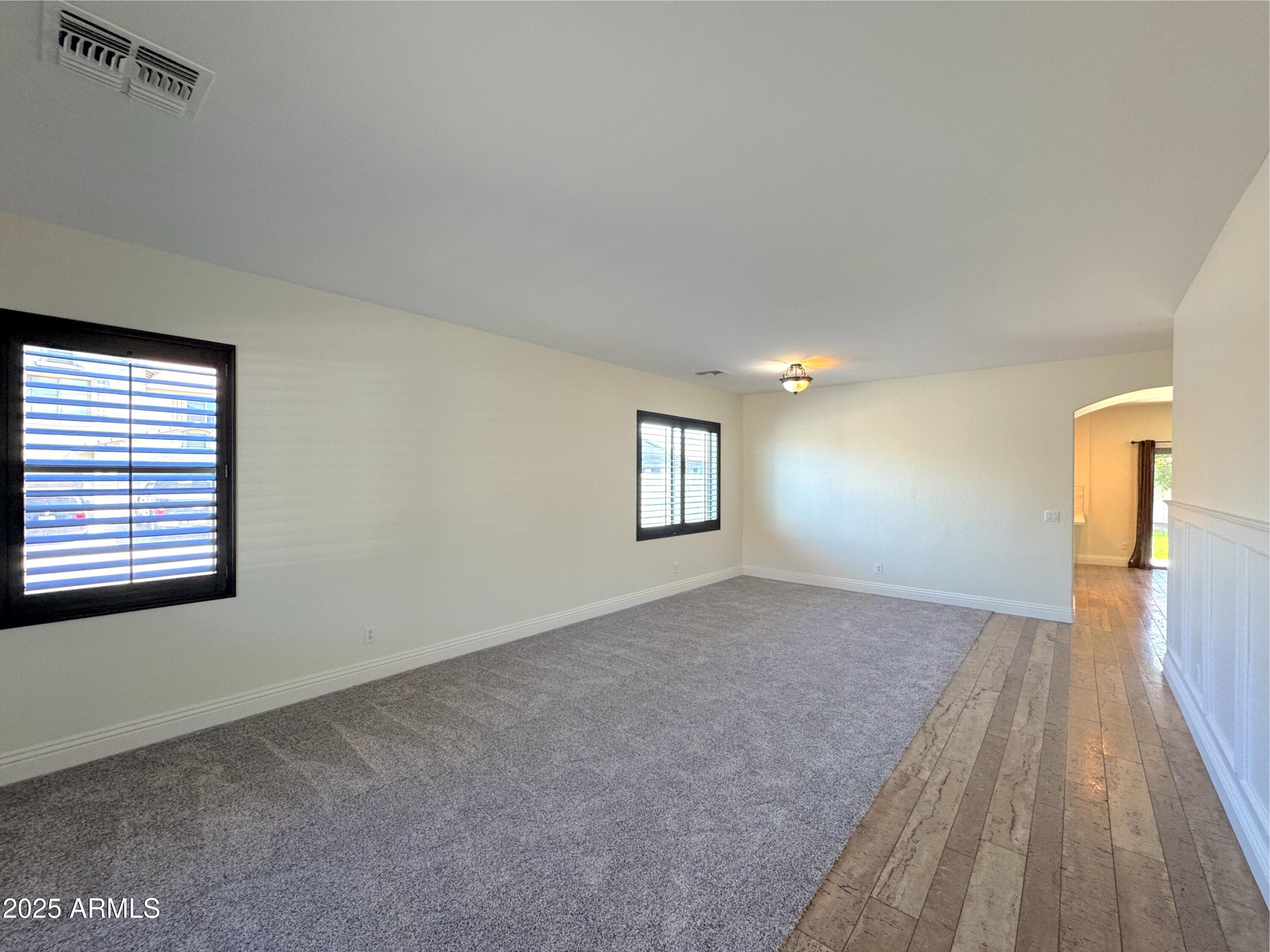 1637 W Green Tree Dr — photo 2