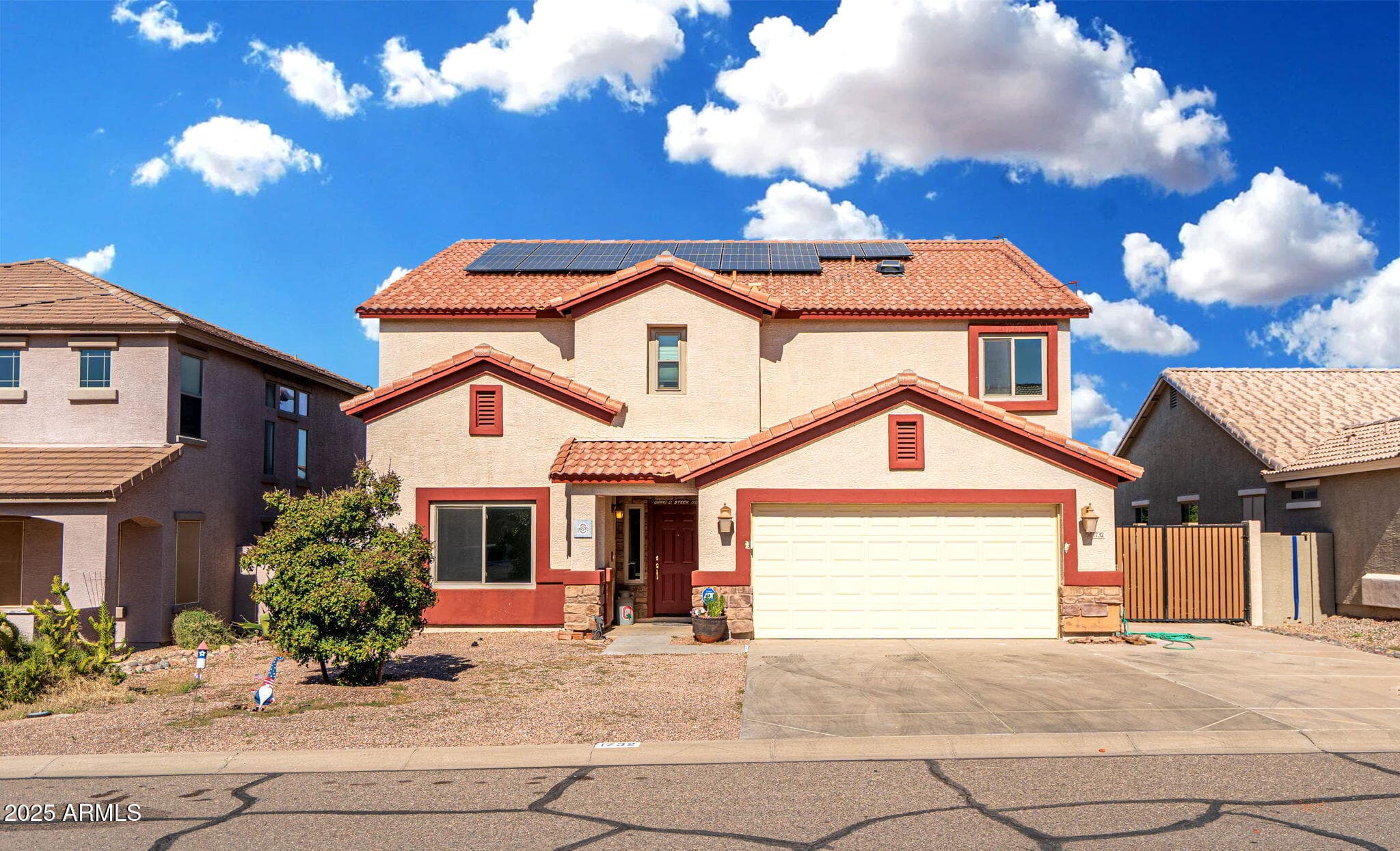 1732 E Magnum Rd — photo 1