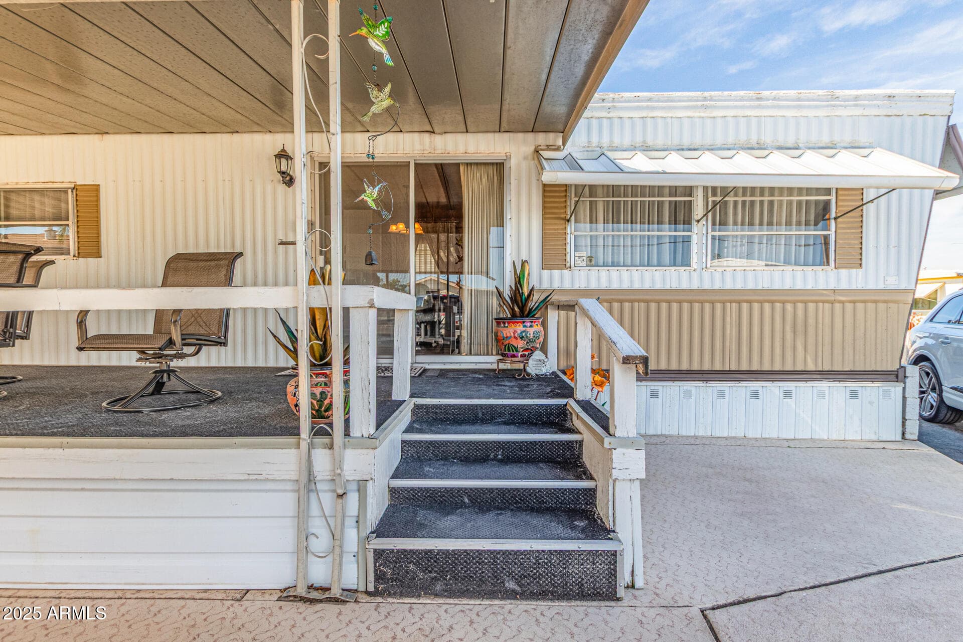 2528 E MCKELLIPS RD - Photo 3