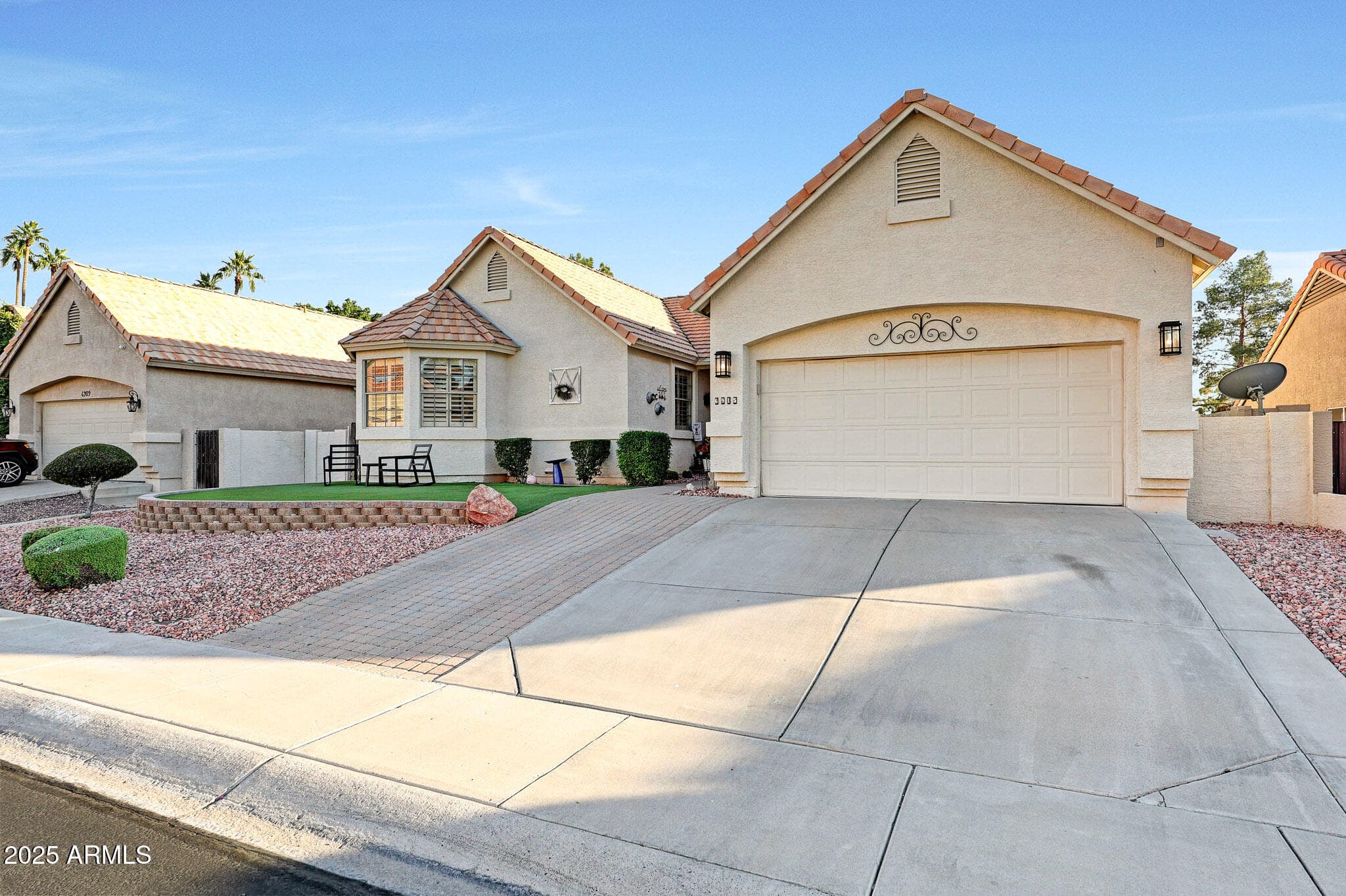 6915 W Oraibi Dr — photo 2
