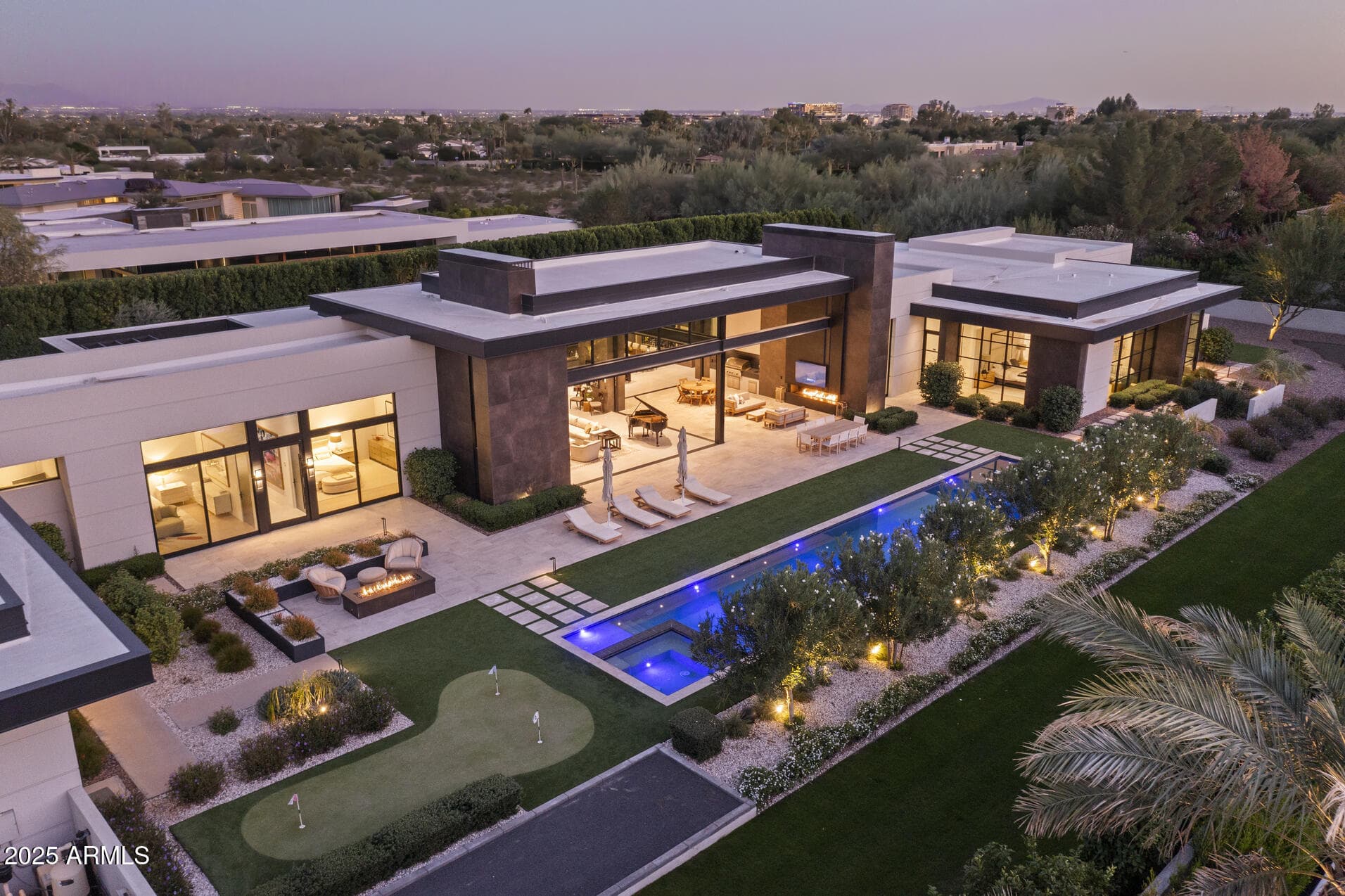 6427 E Luke Ave — photo 1