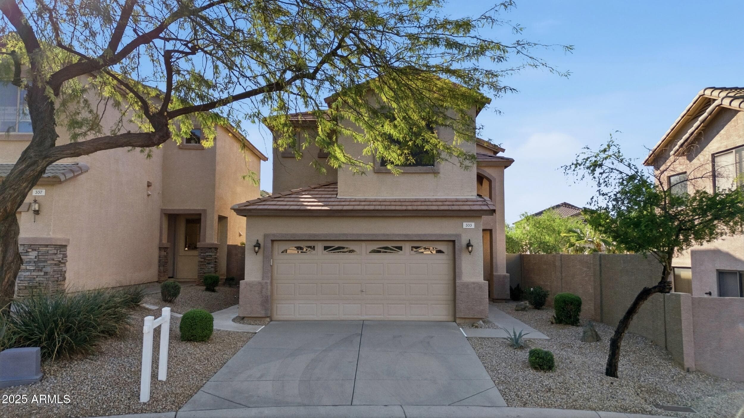333 E Redwood Ln — photo 1