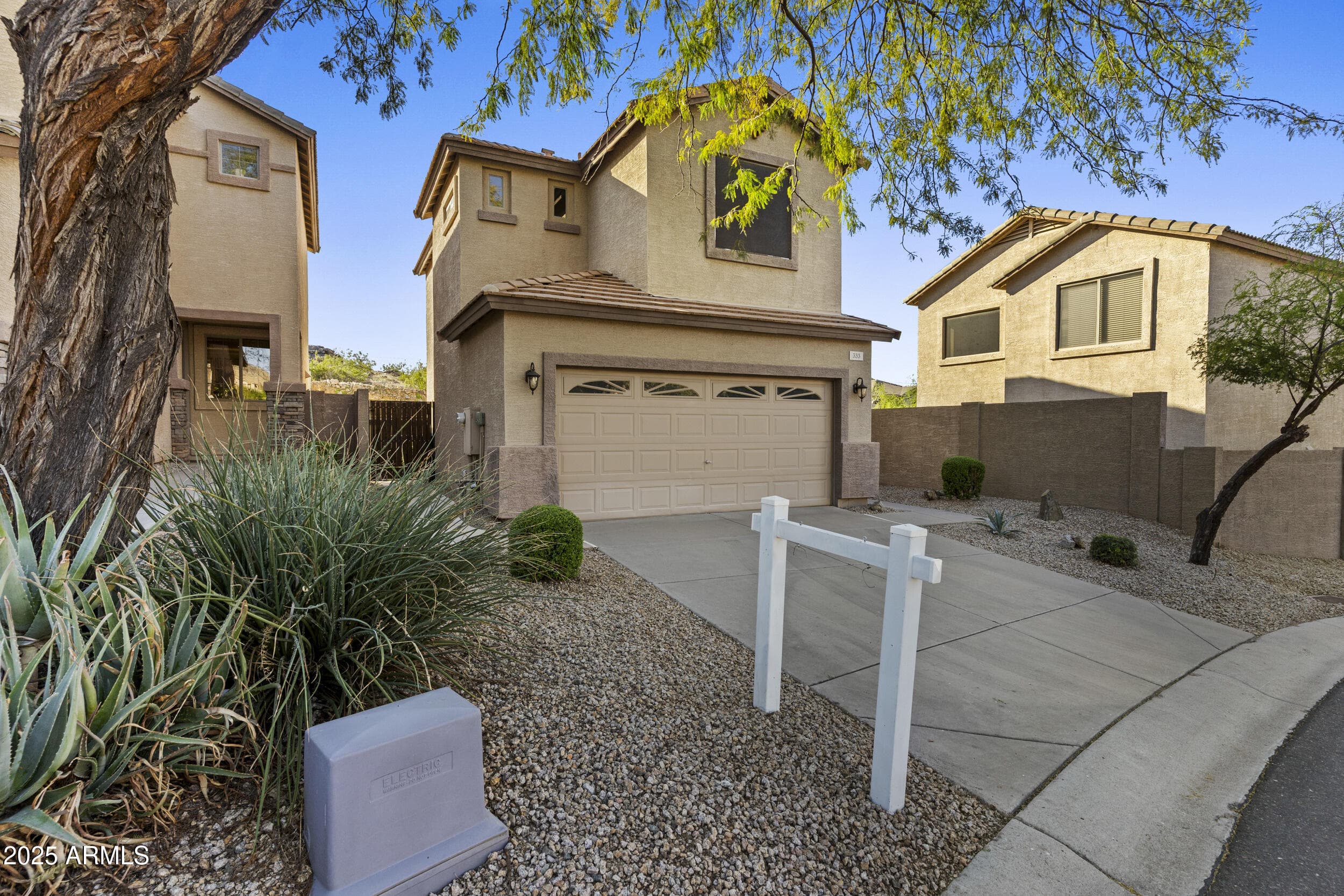 333 E Redwood Ln — photo 2